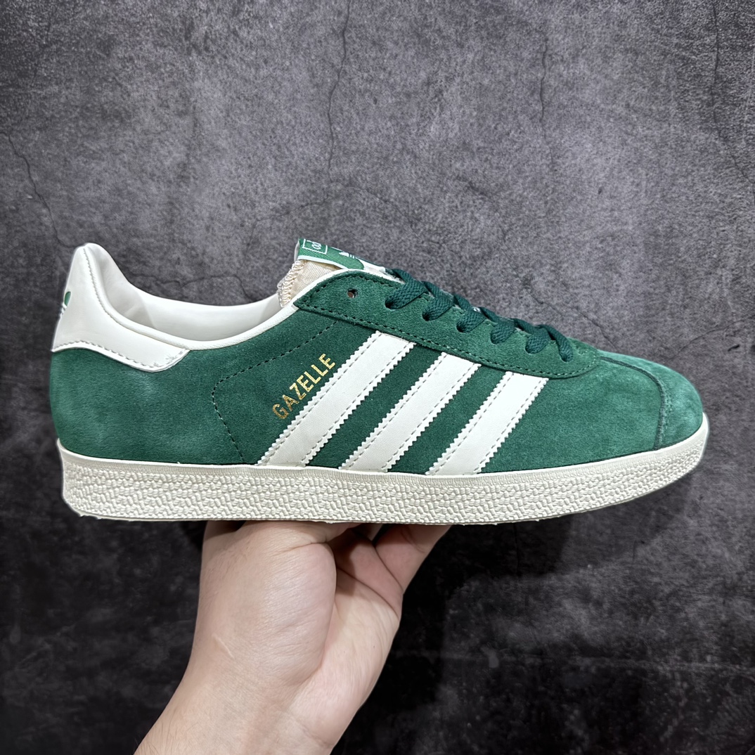 【纯原版】Ad Originals Gazelle W 三叶草复古休闲防滑耐磨低帮板鞋白绿 货号：GY7338市场最高版本完美还原zp细节，注意区别市场任何版本，完全不是一路货色‼️n全鞋原材料打造，无任何色差，正确鞋型，后跟港宝材料定型，正确微透生胶大底，反口内里头层细腻小牛皮，纸板中底 鞋垫背胶，侧面正确烫金压印字母，所有细节完美还原‼️ 尺码：35 36 36.5 37 38 38.5 39 40 40.5 41 42 42.5 43 44 44.5 45n-莆田鞋批发中心