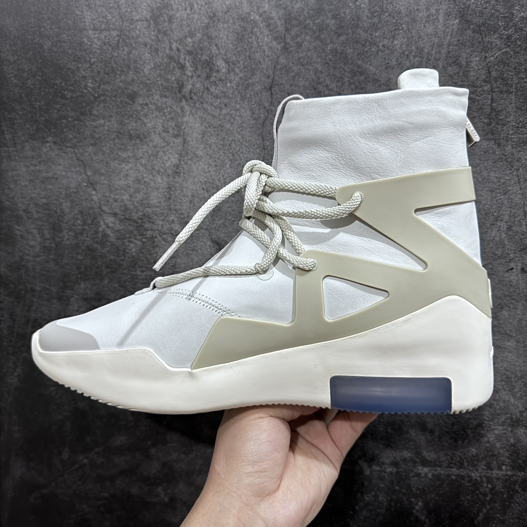 图片[2]-【外贸顶级版】FOG x Air Fear of God 1重磅联名 高帮 纯白 AR4237-100nn最具逼格的联名之王 最强纯原 外贸大厂出品n高价购入原鞋 全套原档案原纸板开发鞋面采用原厂材质 搭配原装网面百万原厂磨具开模 进口TPU框架设计中底搭载 双层 Zoom Air 气垫科技提高缓震 脚感舒适度完美匹配zpn同步官方包装配件 附赠原装高端鞋袋n每只鞋和配件拥有一个液态银独立包装n绝对按公司标准打造  尺码：40 40.5 41 42 42.5 43 44 44.5 45 46 47.5-莆田鞋批发中心