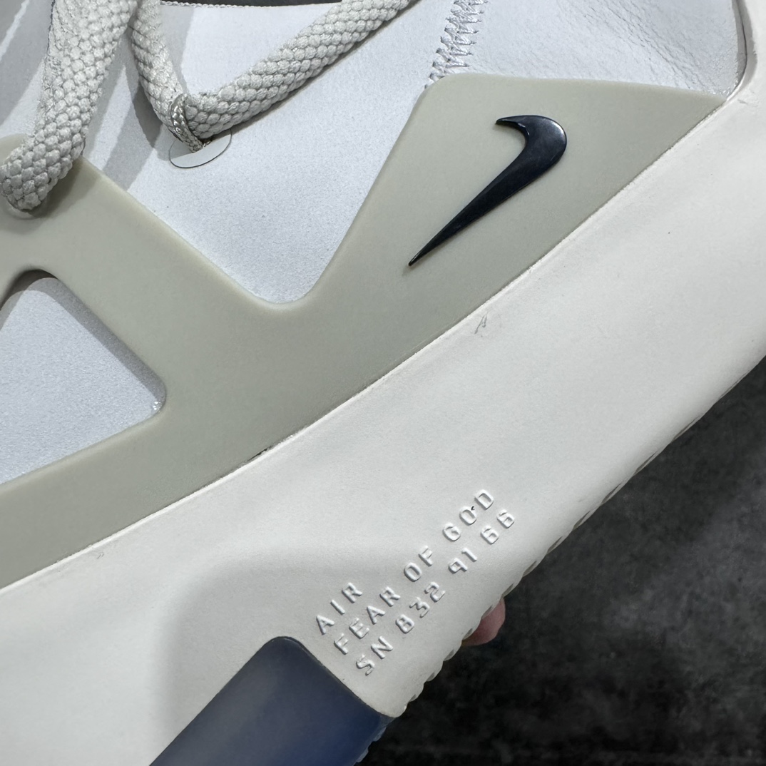 图片[2]-【外贸顶级版】FOG x Air Fear of God 1重磅联名 高帮 纯白 AR4237-100nn最具逼格的联名之王 最强纯原 外贸大厂出品n高价购入原鞋 全套原档案原纸板开发鞋面采用原厂材质 搭配原装网面百万原厂磨具开模 进口TPU框架设计中底搭载 双层 Zoom Air 气垫科技提高缓震 脚感舒适度完美匹配zpn同步官方包装配件 附赠原装高端鞋袋n每只鞋和配件拥有一个液态银独立包装n绝对按公司标准打造  尺码：40 40.5 41 42 42.5 43 44 44.5 45 46 47.5-莆田鞋批发中心