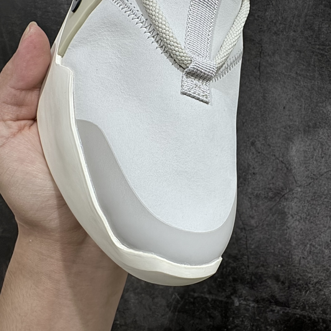 图片[5]-【外贸顶级版】FOG x Air Fear of God 1重磅联名 高帮 纯白 AR4237-100nn最具逼格的联名之王 最强纯原 外贸大厂出品n高价购入原鞋 全套原档案原纸板开发鞋面采用原厂材质 搭配原装网面百万原厂磨具开模 进口TPU框架设计中底搭载 双层 Zoom Air 气垫科技提高缓震 脚感舒适度完美匹配zpn同步官方包装配件 附赠原装高端鞋袋n每只鞋和配件拥有一个液态银独立包装n绝对按公司标准打造  尺码：40 40.5 41 42 42.5 43 44 44.5 45 46 47.5-莆田鞋批发中心