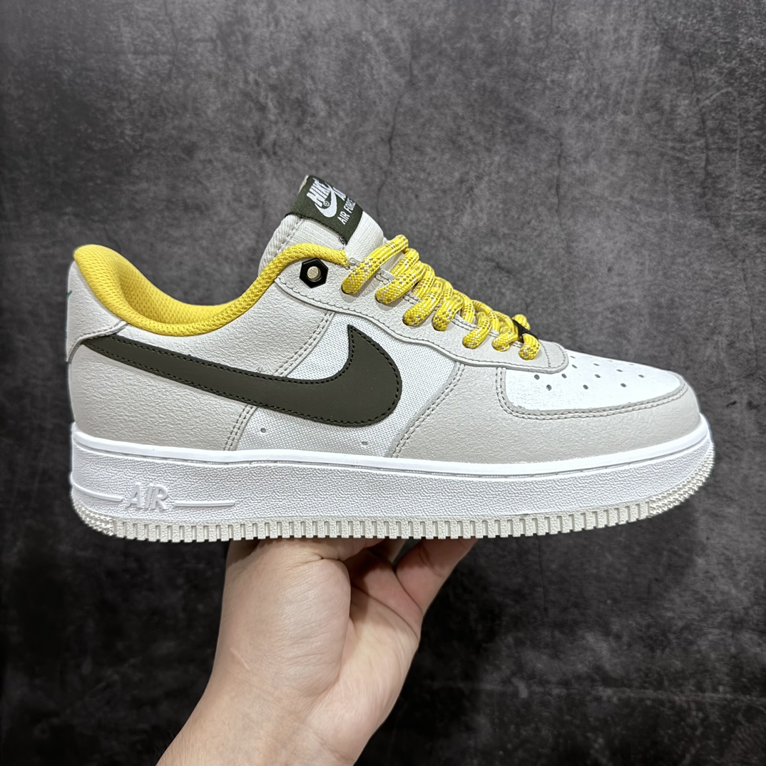 200 NK Air Force 1’07 Low Premium”Light BoneVivid Sulfur“空军一号系列经典低帮板鞋“拼接骨白墨绿黄”FV3628-031