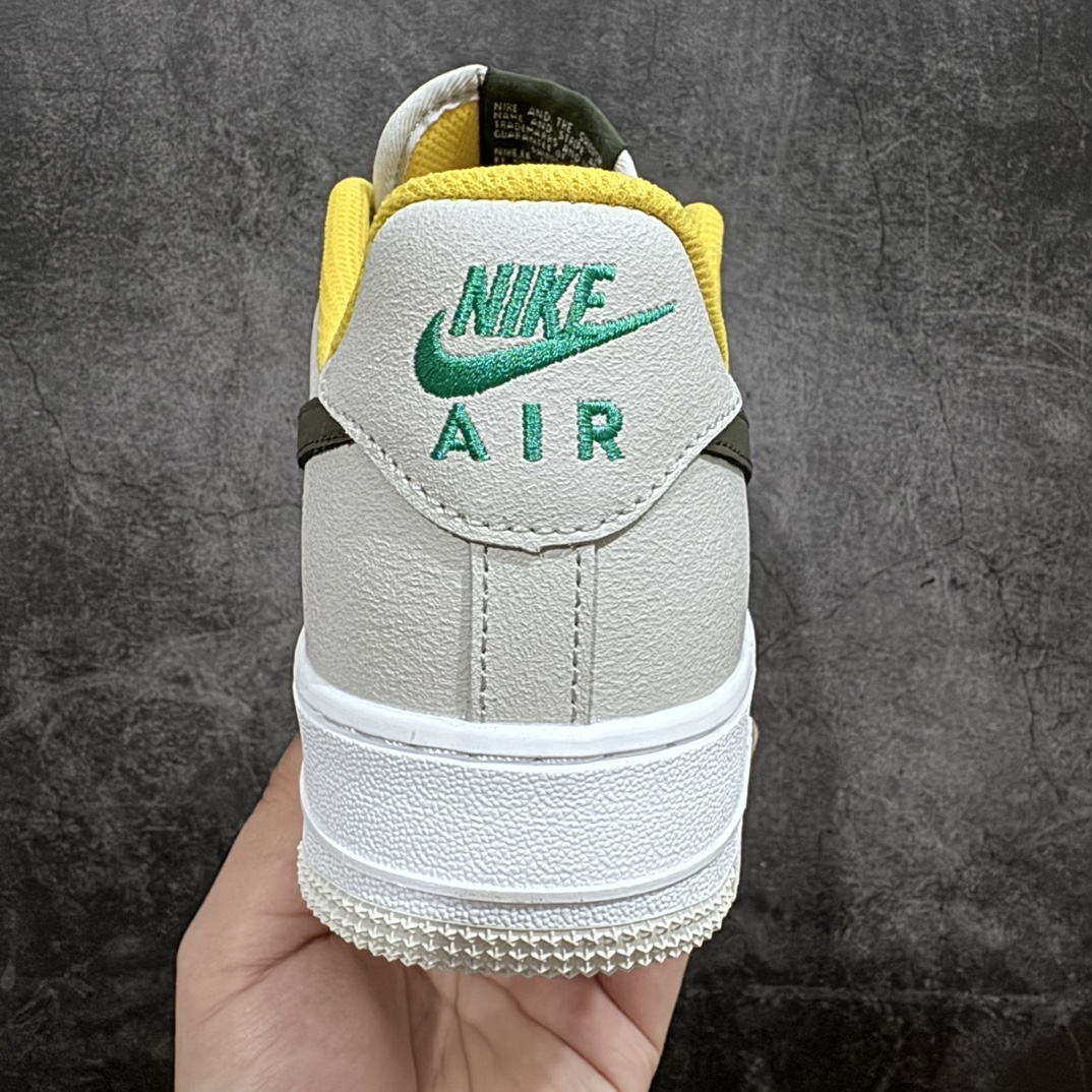 200 NK Air Force 1’07 Low Premium”Light BoneVivid Sulfur“空军一号系列经典低帮板鞋“拼接骨白墨绿黄”FV3628-031