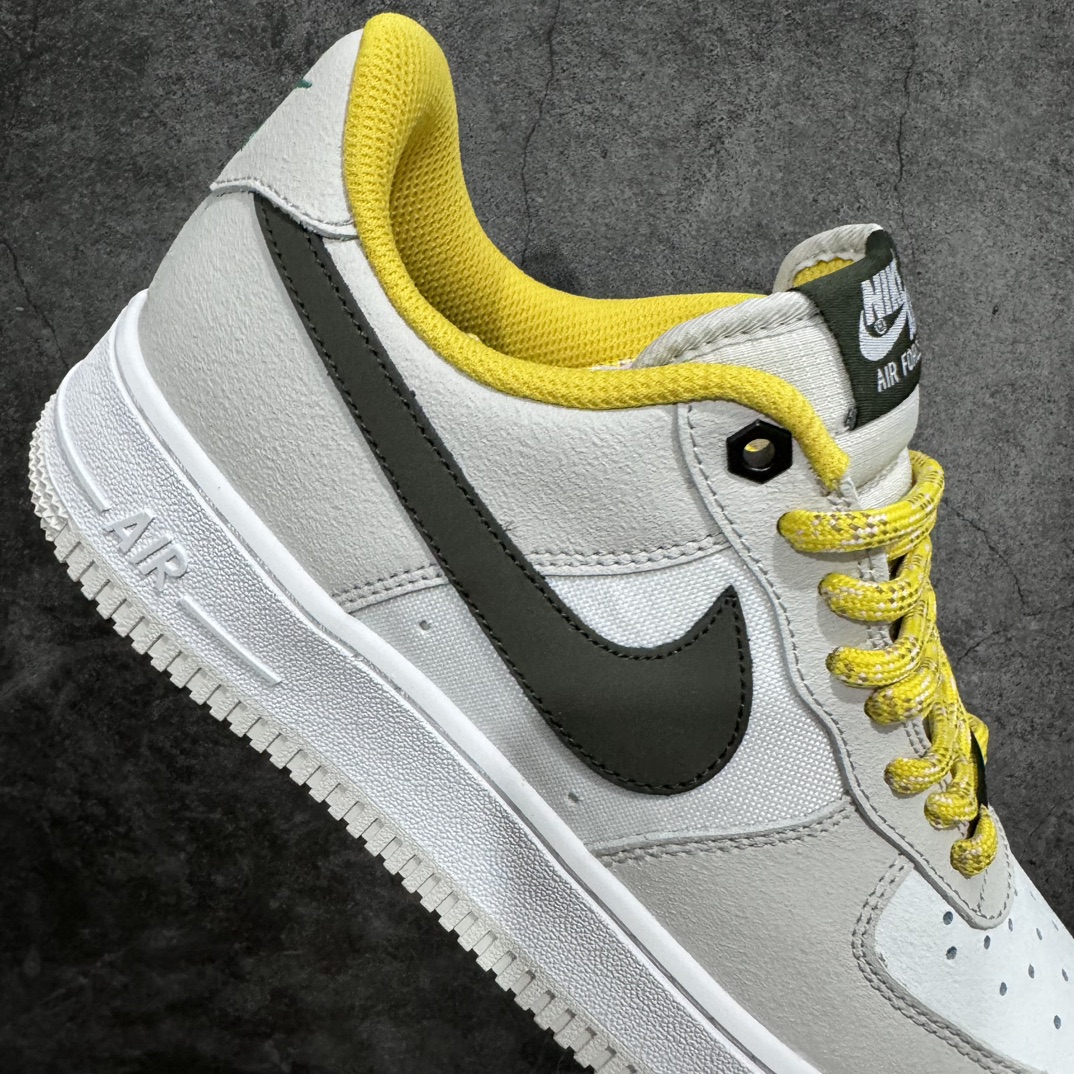 200 NK Air Force 1’07 Low Premium”Light BoneVivid Sulfur“空军一号系列经典低帮板鞋“拼接骨白墨绿黄”FV3628-031