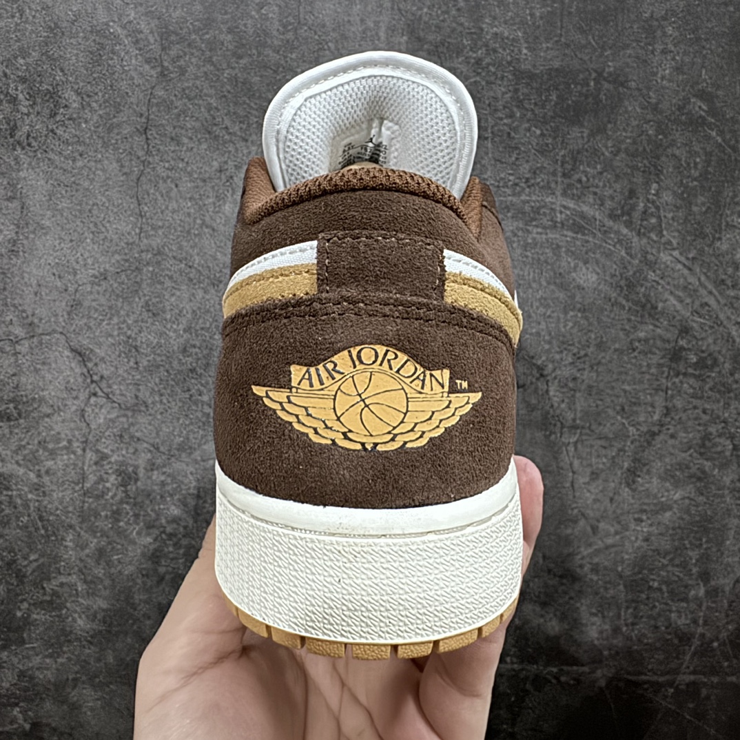 图片[4]-【DT纯原】Air Jordan 1 AJ1 Low 低帮 白棕 FB2216-200n终端优势供应 市面中低帮最具代表性版本没有之一 口碑大厂出品 品控大底版型不断改良更新 全套原纸板楦头开发 确保原汁原味 完美呈现版型 完美零毛边处理 原厂内置全掌气垫 价格定位良心 平台专用代工流水线出品 一眼公司既视感 拿到手的一瞬间就与众不同 碾压市面所有版本 全部原鞋开发 每一个配色都会采购原鞋确认细节 打破市面看图做货无好货之说  尺码：35.5-40-莆田鞋批发中心