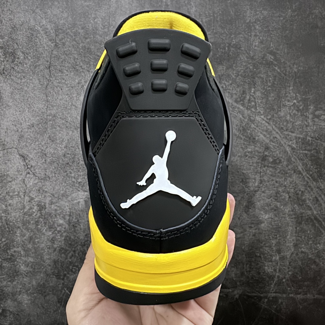 图片[4]-【KW纯原】Air Jordan 4 \”AJ1 乔4 黑黄 DH6927-017nn耗时多个月巨作 重金购买原楦原纸板确保原汁原味 完美呈现四代版型正确鞋头弧度 原装鞋舌织唛标n原厂TPU网格 不打皱 原厂电控针车系统原厂港宝加持 正确后跟弧度 细节随意对比市面任何版本‼️n原厂织唛标 市面唯一采用原装皮料正确网格工艺 全方位一致匹配官方细节全网唯一私模 最大尺码达到48.5码  尺码：40 40.5 41 42 42.5 43 44 44.5 45 45.5 46 47.5 48.5-莆田鞋批发中心