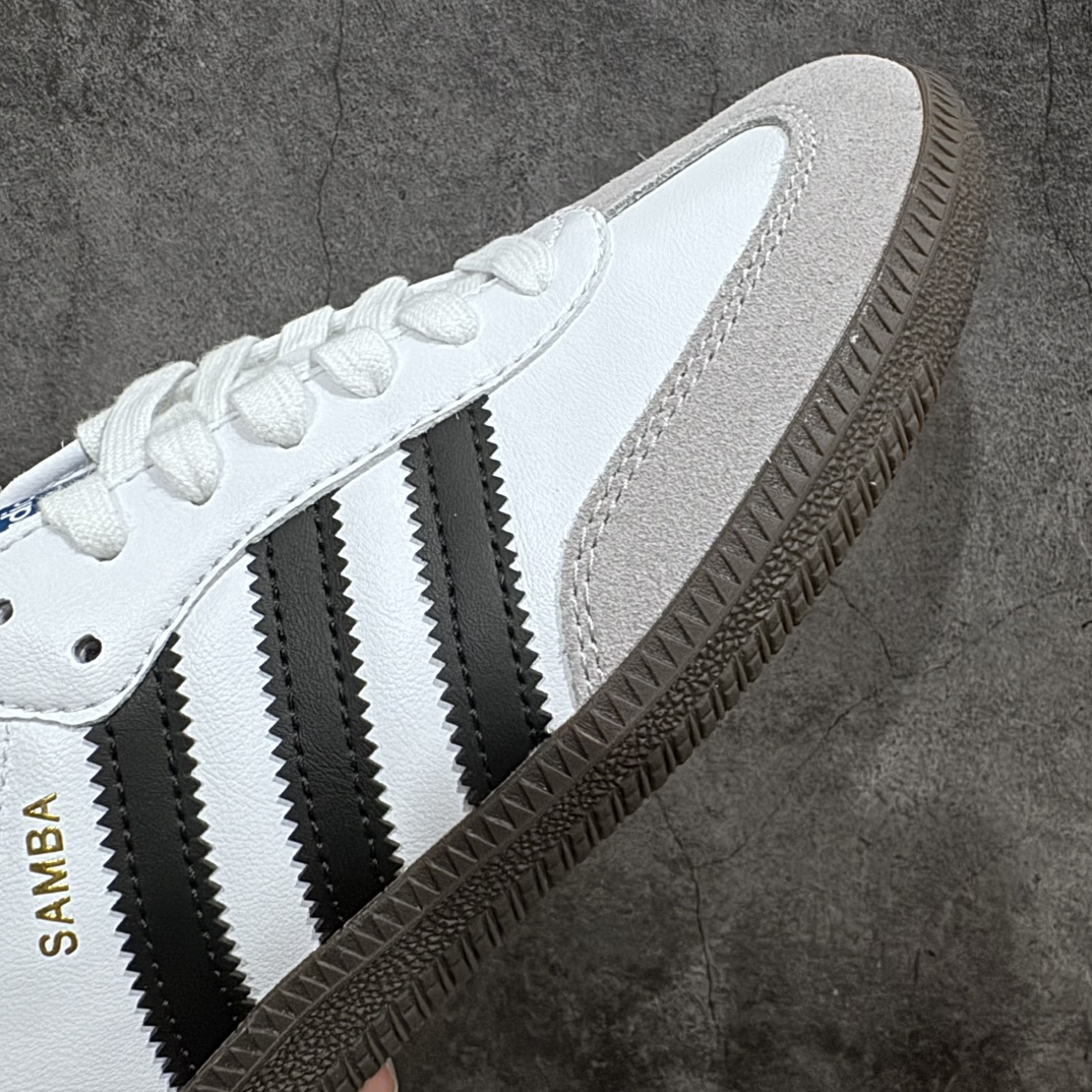 图片[6]-【X版纯原】Adidas Samba OG 桑巴低帮休闲板鞋 B75806n全新高端零售平台专供品质出货 全鞋身采用细腻甩纹头层牛皮 包括鞋舌也是头层皮n市场唯一正确鞋舌印刷标 注意正确深蓝色 有凹凸感n立体Samba烫金 后跟港宝定型 皮料切割超高清洁度n私模大底 非市面公底 多次调试无色差大底 高价零售首选品质‼️ 尺码：36 36.5 37 38 38.5 39 40 40.5 41 42 42.5 43 44 44.5 45-莆田鞋批发中心