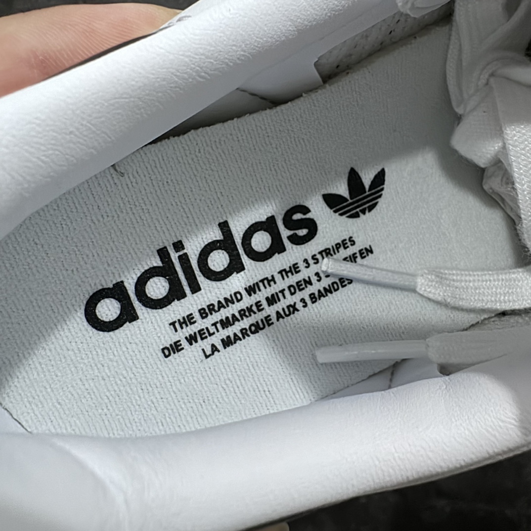 纯原AdidasSambaOG桑巴低帮休闲板鞋B75806全新高端零售平台专供品质出货全鞋身采用细腻甩纹