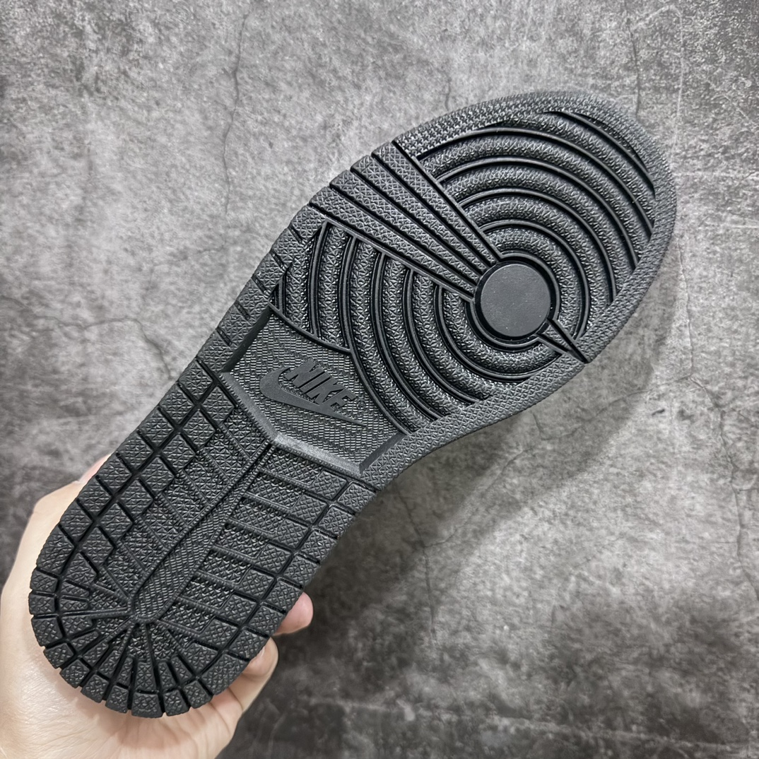 图片[9]-【K版】Air Jordan 1 Low\”Triple Black\”AJ1乔丹一代低帮经典复古文化休闲运动篮球鞋“武士全黑”553558-091nn男女鞋半码制n原楦原档案数据开发n采用软质牛剖革组合丝绸布鞋面材质n鞋垫嵌入缓震EVA物料及缜密拉帮中底布n外置耐磨橡胶隔色大底 尺码：36 36.5 37.5 38 38.5 39 40 40.5 41 42 42.5 43 44 44.5 45n近两年，AirJordan1的热度逐渐下降，但是依然是众多鞋迷们穿搭的首选之一。近日，全新 Air Jordan 1 Low “Triple Black” 官图释出。整双鞋采用全黑皮革面料制成，呈现出满满的高级感。全黑中底和外底进行搭配，完善整双鞋设计。颜值可以说是非常经典，无论男生还是女生，上脚都能轻松驾驭。-莆田鞋批发中心