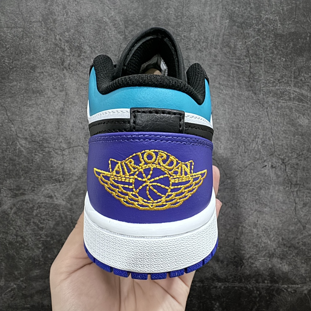 图片[4]-【DT纯原】Air Jordan 1 Low AJ1 乔丹1代低帮黑紫蓝白 货号：553558-154nn终端优势供应 市面中低帮最具代表性版本没有之一 口碑大厂出品 品控大底版型不断改良更新 全套原纸板楦头开发 确保原汁原味 完美呈现版型 完美零毛边处理 原厂内置全掌气垫 价格定位良心 平台专用代工流水线出品 一眼公司既视感 拿到手的一瞬间就与众不同 碾压市面所有版本 全部原鞋开发 每一个配色都会采购原鞋确认细节 打破市面看图做货无好货之说  尺码：40-46-莆田鞋批发中心