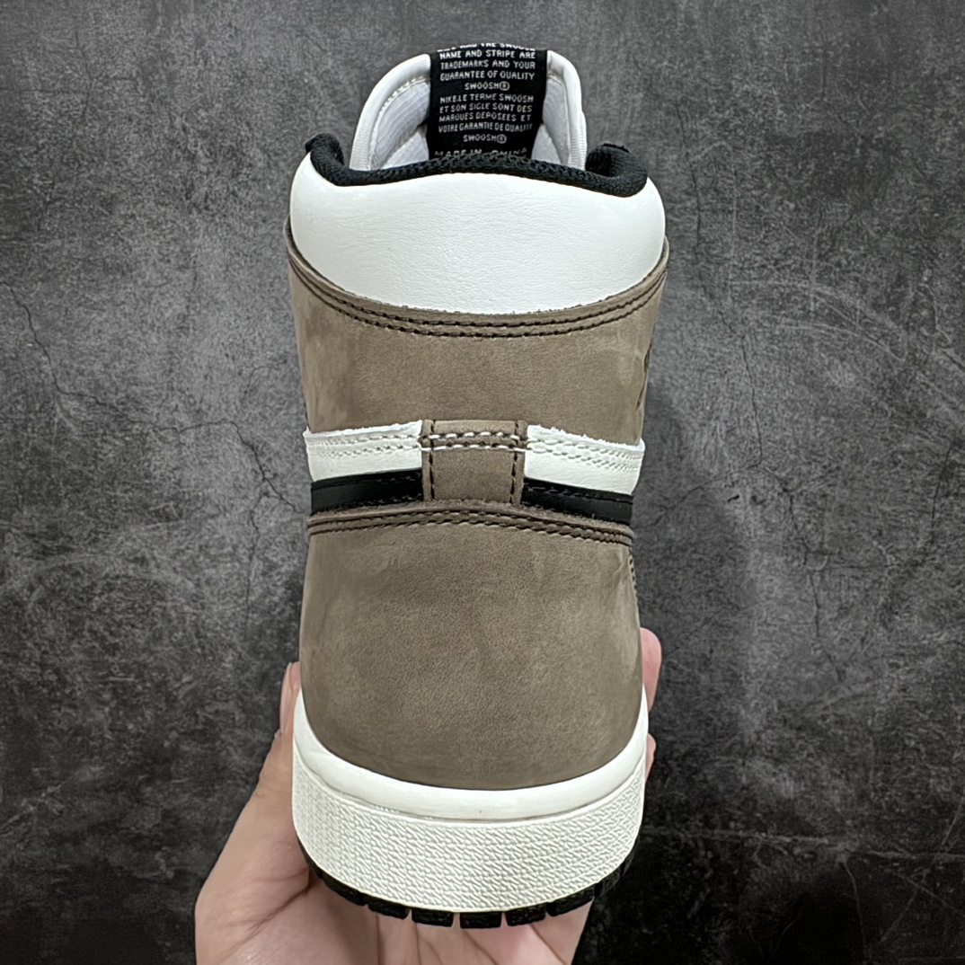 图片[4]-【FQ版本】Air Jordan AJ1 Retro High 高帮黑摩卡小倒钩 555088-105n全新工厂 中高端首选版本 全套原纸板楦头开发原厂特供皮料加持 确保原汁原味完美呈现一代版型 一比一鞋头弧度高度鞋身弧度数据细节工艺流程均保持原鞋一致后跟弧度收口自然对折 极致一眼正品既视感原厂皮料 进口玻璃冲刀皮料裁剪零毛边 承诺百分百一致原鞋 全鞋电脑针车工艺 鞋面清洁度最高QC检验标准 控制溢胶 飞翼3D高频深度立体 鞋盒、防尘纸 均采购来自原厂Size：40 40.5 41 42 42.5 43 44 44.5 45 46 47.5 编码：T1360380-莆田鞋批发中心