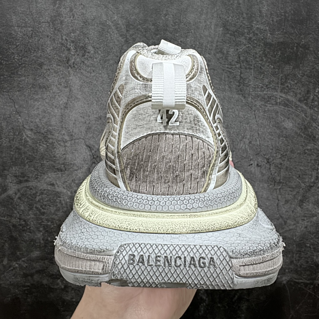 图片[4]-【X版纯原】BALENCIAGA 3XL Sneakers 巴黎世家十代网布系带低帮走秀复古老爹鞋n全新版本 全新顶端品质 全套原纸板楦头开发 最原汁原味的灵魂版型全鞋荧光划线卡点 胶水把控整洁度追求极致完美 每一双都是工艺品 多重QC质检 超越公司货的品控标准 实实在在的免检产品 原盒原配 正确字体电绣 粗细、位置、大小正确 侧边TPU 透气孔匹配意产原版 正确分离大底 TPU软底 原版一致大底LOGO 立体感十足 原厂皮料水洗做旧 采购原厂网纱 不含皮革 网布材料和聚氨酯 磨损效果 鞋头边缘和后帮 Balenciaga 徽标 鞋面和后跟凸印尺码 鞋舌 3XL 橡胶品牌标识和反光细节 鞋帮拉袢和鞋舌拉祥 配反光细节 备用鞋带在鞋履前侧 可在穿着前取下 便于不同造型搭配 正常尺码 尺码：35 36 37 38 39 40 41 42 43 44 45 46 编码：X10460490-莆田鞋批发中心