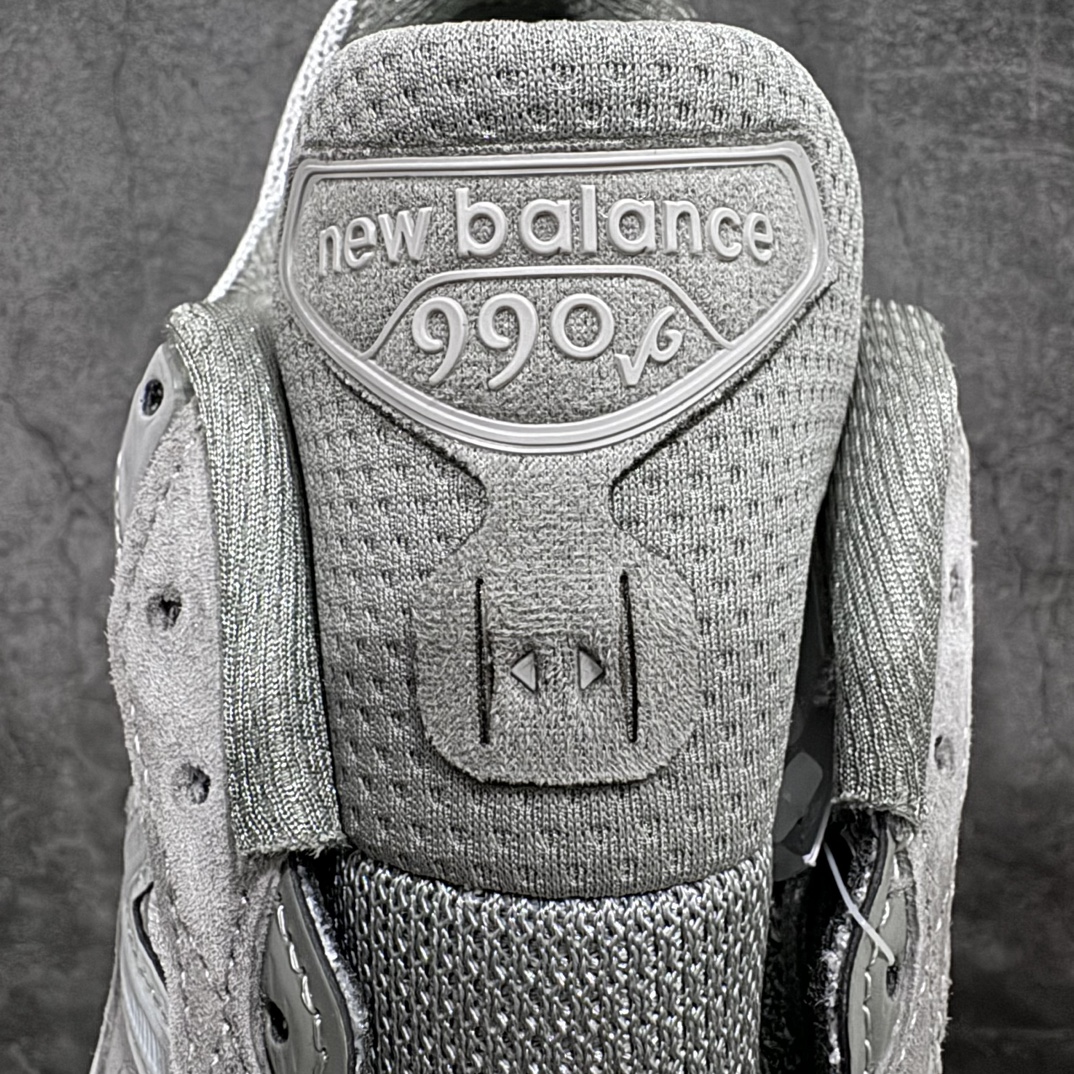 图片[7]-【总裁】Wtaps x New Balance M990WT6 新百伦NB990V6 第六代总统复古慢跑鞋 联名深灰色 正确3M反光细节 原楦原纸版开发 正确6层组合底模精密开发 后跟透明TPU水晶装饰条稳固 沿用了引以为傲的跑鞋手工技艺 采用猪皮绒面并包裹局部透气网面的鞋身设计 菱网鞋舌上刻有New Balance USA 鞋面依旧身着经典的大热之灰 彰显了其高端的品质身份 尺码：36 37 37.5 38 38.5 39 40 40.5 41.5 42 42.5 43 44 45 46.5-莆田鞋批发中心