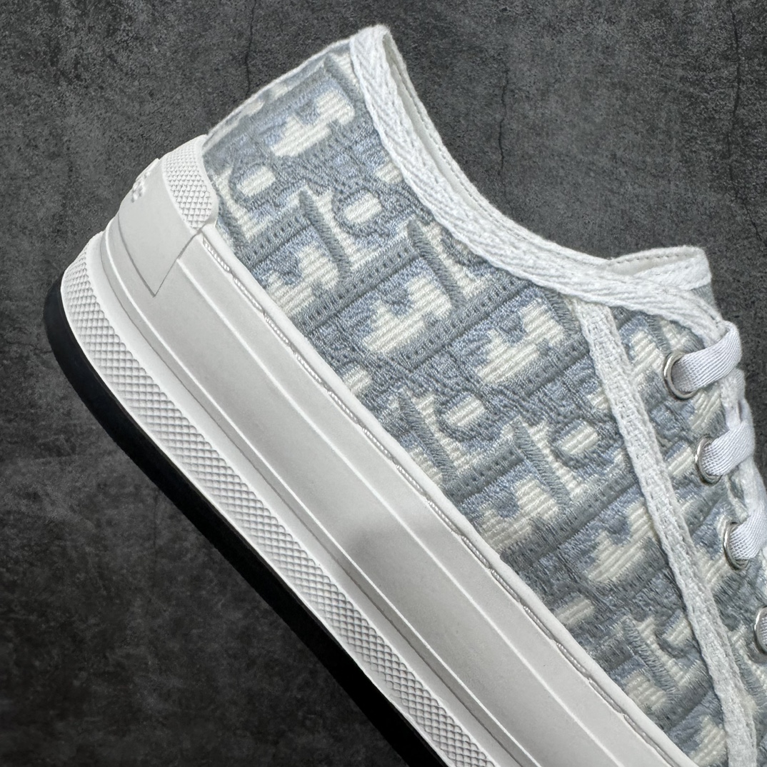 图片[7]-【广东公司级版本】 Dior迪奥Walk\’n系列 老花 刺绣 厚底帆布鞋 休闲运动鞋 原版购入开发 做货 这款 Walk\’n\’Dior 厚底运动鞋是一款时尚单品，提升该系列的格调。Oblique 印花棉质刺绣鞋面，搭配舒适厚底、鞋舌和 Christian Dior Paris 标志鞋带。可为各式休闲造型增添时髦气质 ▪️面料： 原版定制进口Oblique 印花刺绣 ▪️内里： 进口柔软羊皮里 ▪️大底： 原版独家开模TPU材质 ▪️底厚： 4.5CM ▪️尺码： 女款35-40-选品中心