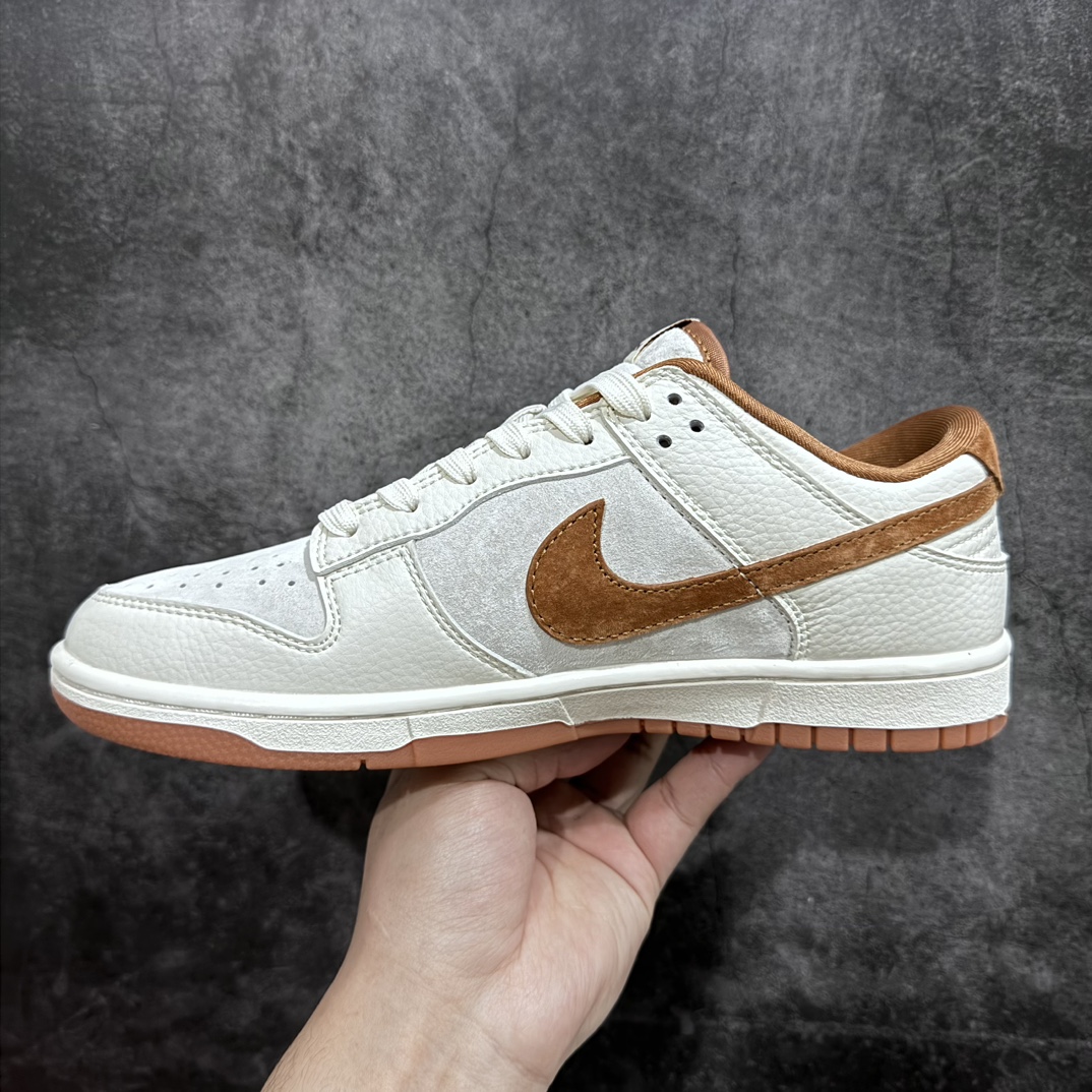 图片[2]-【定制版】Nike SB Dunk Low Louis Vuitton 白灰棕LV印花n纯原大厂出品 极力推荐👏n原装头层材料 独家版型蒸餾加工n帶來的是更好的视觉和脚感体验n大厂纯原品质出货 清洁度 电绣工艺皮料切割干净无任何毛边 细节完美 官方货号：FC1688 166 尺码：36 36.5 37.5 38 38.5 39 40 40.5 41 42 42.5 43 44 44.5 45  编码：HXS320340-莆田鞋批发中心