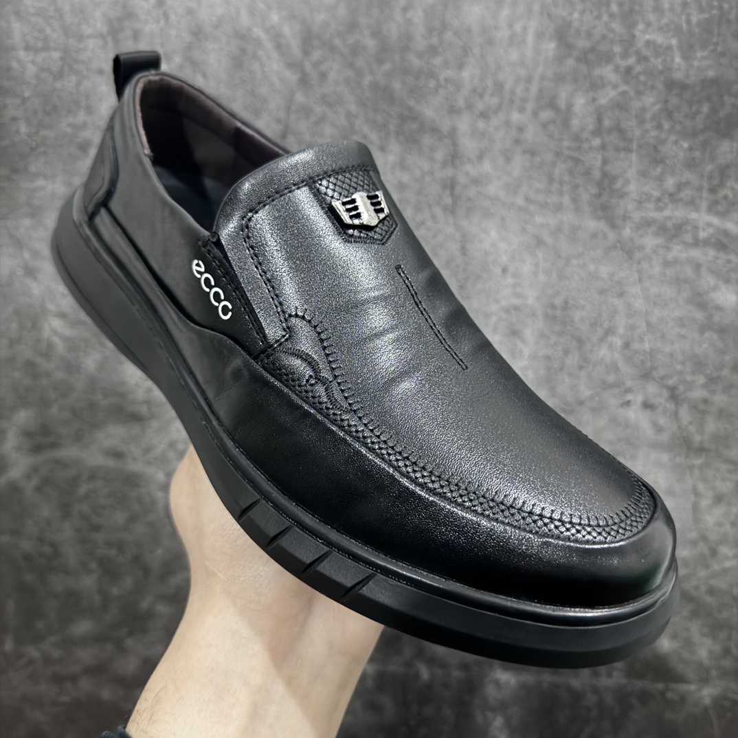 图片[3]-【公司级】ECCO爱步 小红书爆款 新款百搭休闲款 Ecco/爱步男士跑步鞋休闲鞋透气轻质系带轻便运动鞋 ecco爱步是世界四大休闲鞋类品牌之一，总公司设于丹麦。旗下鞋款具有重量轻、材质柔软灵活、穿着舒适的特点。此款ecco 爱步鞋采用拼接工艺，整体高端时尚 简约大气 防滑舒适 尺码：39-44-选品中心