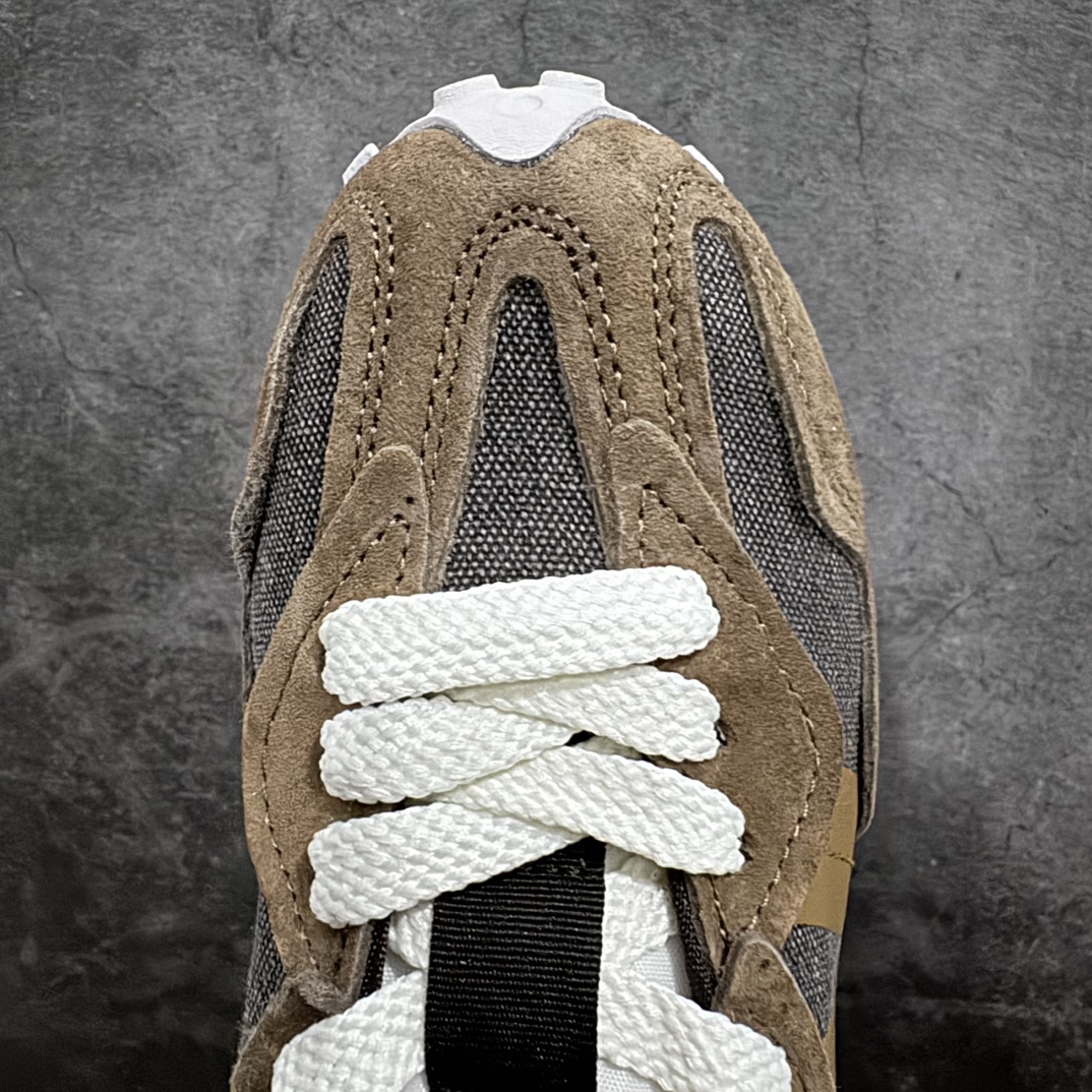 图片[5]-【公司级】New Balance MS327公司级系列 复古休闲运动慢跑鞋 完美清洁度 全新 New Balance NB327 系列，以更纯粹的复古风格设计打造的全新造型。侧身还以解构设计，将 N 字标志以做旧压花样式呈现，样式别具新意。而麂皮、冲孔皮革的塑造，则呈现出高级怀旧气质，也让鞋款在奢华时装风格与运动氛围之间达到了平衡 货号： U327WPD 尺码：36-45-选品中心