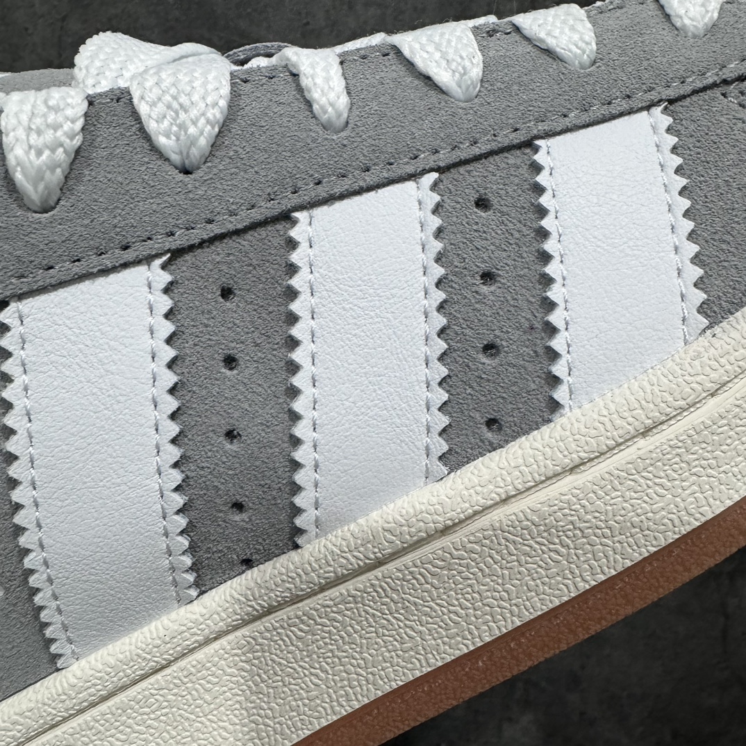 图片[3]-【纯原版】纯原版终于出货💪🏻 AD Campus 00s校园板鞋系列 正确头层猪八皮 正确完美版型 正确厚鞋舌 侧面白杠为头层皮 非市面超纤皮面 整体质感很强大 各位放心使用！绝对比市场任何版本都强💪🏻 白灰生胶出货 货号：HQ8707 尺码：35.5-46 半码-选品中心