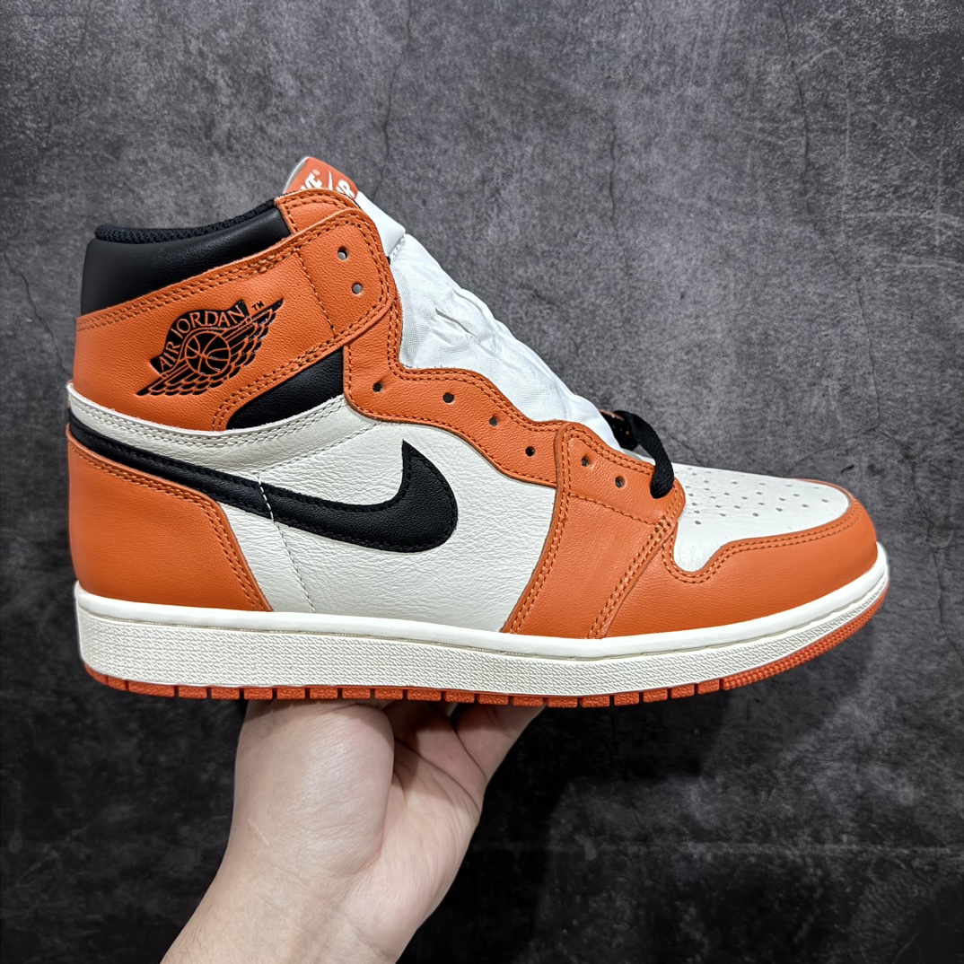 【FQ版本】Air Jordan AJ1 Retro High 高帮白橙扣碎555088-113n中高端首选版本 全套原纸板楦头开发原厂特供皮料加持 确保原汁原味完美呈现一代版型 一比一鞋头弧度高度鞋身弧度数据细节工艺流程均保持原鞋一致后跟弧度收口自然对折 极致一眼正品既视感原厂皮料 进口玻璃冲刀皮料裁剪零毛边 承诺百分百一致原鞋 全鞋电脑针车工艺 鞋面清洁度最高QC检验标准 控制溢胶 飞翼3D高频深度立体 鞋盒、防尘纸 均采购来自原厂Size：40 40.5 41 42 42.5 43 44 44.5 45 46 47.5 编码：T1360380-莆田鞋批发中心