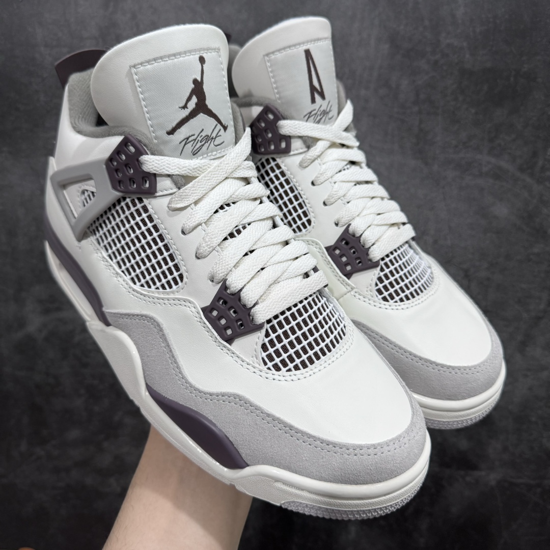 【外贸纯原版】A Ma Maniére x Air Jordan AJ4 Retro AMM联名灰棕 FZ4810-001外贸订单 全套原纸板楦头开发 确保原汁原味 完美呈现四代版型 定制优质皮料 完美鞋型匹配公司货 正确TPU鞋舌锁扣 最新原厂底模 大底卡色咬花完美 鞋柜必备鞋款 终端现货供应  尺码：40 40.5 41 42 42.5 43 44 44.5 45 46 47.5 48.5n#777420450-莆田鞋批发中心