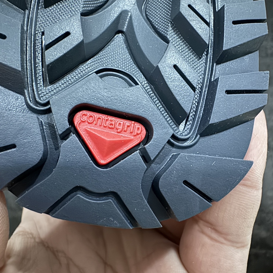 图片[9]-【绿x升级版】Salomon XT-QUEST ADV 萨洛蒙情侣款户外机能鞋 水墨括苍 黑灰分化 全新绿x升级版 品质大改进 ‼️ 全鞋改进为原厂一致材料打造 全新修长鞋型 相对老版臃肿鞋型 此版的版型更正 全新玻璃冲刀 清洁度提升 同步原版左右鞋带孔的间距加大（之前老版间距太小） 网面与鞋头材料校对一致无色差（老版网面有色差） 鞋后跟反口V字定型同步zp（老版臃肿为U字后跟反口） 鞋舌两侧鞋帮脚踝处更加直挺（之前老版往中间踏） 鞋盒黑盒改正为原版牛皮纸鞋盒 鞋头处添加☯️太极标 所有细节多次修改校正 坚持同步原版无差别 毋庸置疑全市场最好的版本💪🏻终端优势供应 尺码：36 36.5 37.5 38 38.5 39 40 40.5 41 42 42.5 43 44 44.5 45 46-选品中心