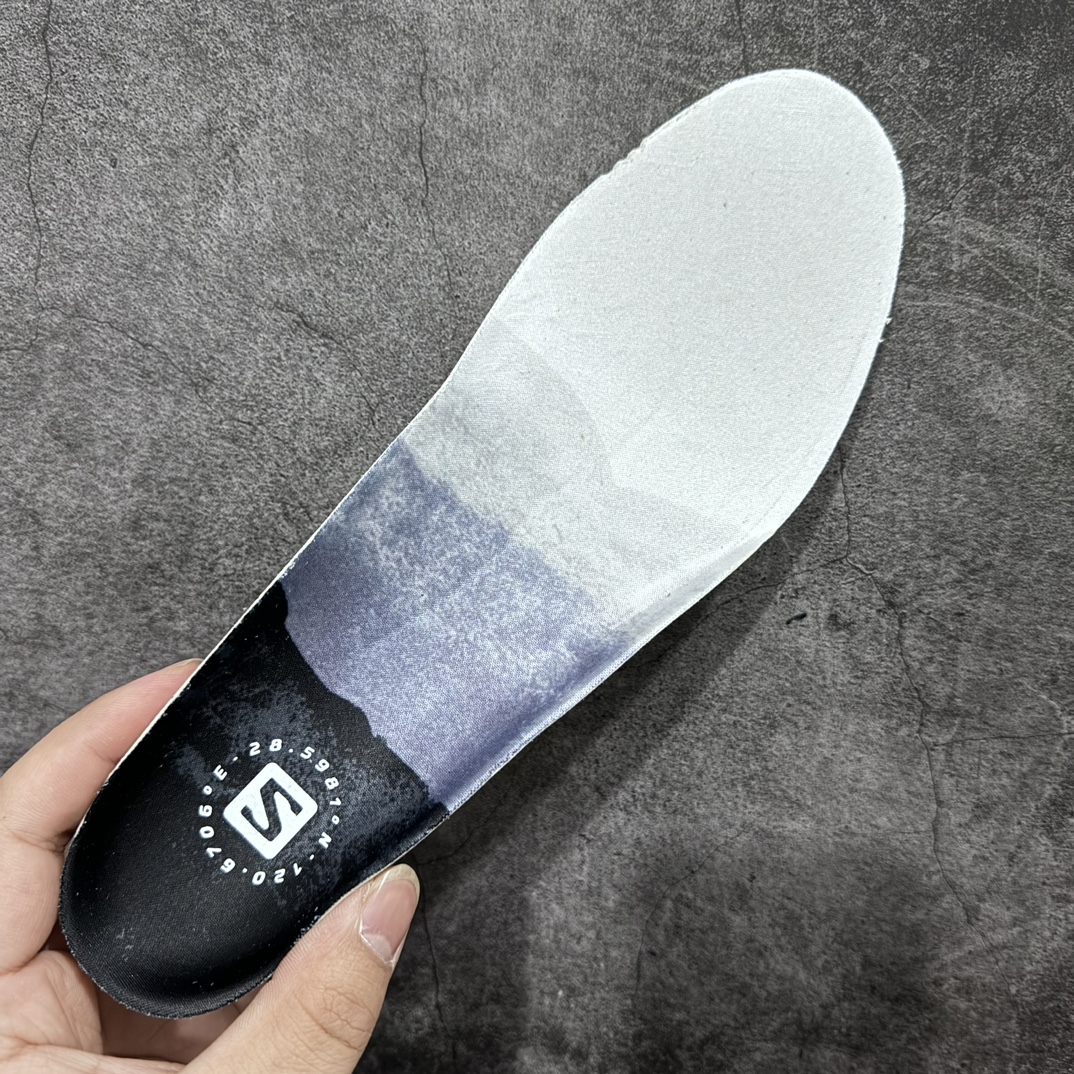 图片[7]-【绿x升级版】Salomon XT-QUEST ADV 萨洛蒙情侣款户外机能鞋 水墨括苍 黑灰分化 全新绿x升级版 品质大改进 ‼️ 全鞋改进为原厂一致材料打造 全新修长鞋型 相对老版臃肿鞋型 此版的版型更正 全新玻璃冲刀 清洁度提升 同步原版左右鞋带孔的间距加大（之前老版间距太小） 网面与鞋头材料校对一致无色差（老版网面有色差） 鞋后跟反口V字定型同步zp（老版臃肿为U字后跟反口） 鞋舌两侧鞋帮脚踝处更加直挺（之前老版往中间踏） 鞋盒黑盒改正为原版牛皮纸鞋盒 鞋头处添加☯️太极标 所有细节多次修改校正 坚持同步原版无差别 毋庸置疑全市场最好的版本💪🏻终端优势供应 尺码：36 36.5 37.5 38 38.5 39 40 40.5 41 42 42.5 43 44 44.5 45 46-选品中心