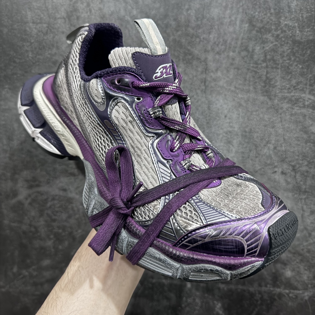 图片[3]-【X版纯原】BALENCIAGA 3XL Sneakers 巴黎世家十代网布系带低帮走秀复古老爹鞋 全新版本 全新顶端品质 全套原纸板楦头开发 最原汁原味的灵魂版型 全鞋荧光划线卡点 胶水把控整洁度追求极致完美 每一双都是工艺品 多重QC质检 超越公司货的品控标准 实实在在的免检产品 原盒原配 正确字体电绣 粗细、位置、大小正确 侧边TPU 透气孔匹配意产原版 正确分离大底 TPU软底 原版一致大底LOGO 立体感十足 原厂皮料水洗做旧 采购原厂网纱 不含皮革 网布材料和聚氨酯 磨损效果 鞋头边缘和后帮 Balenciaga 徽标 鞋面和后跟凸印尺码 鞋舌 3XL 橡胶品牌标识和反光细节 鞋帮拉袢和鞋舌拉祥 配反光细节 备用鞋带在鞋履前侧 可在穿着前取下 便于不同造型搭配 正常尺码 尺码：35 36 37 38 39 40 41 42 43 44 45 46-选品中心