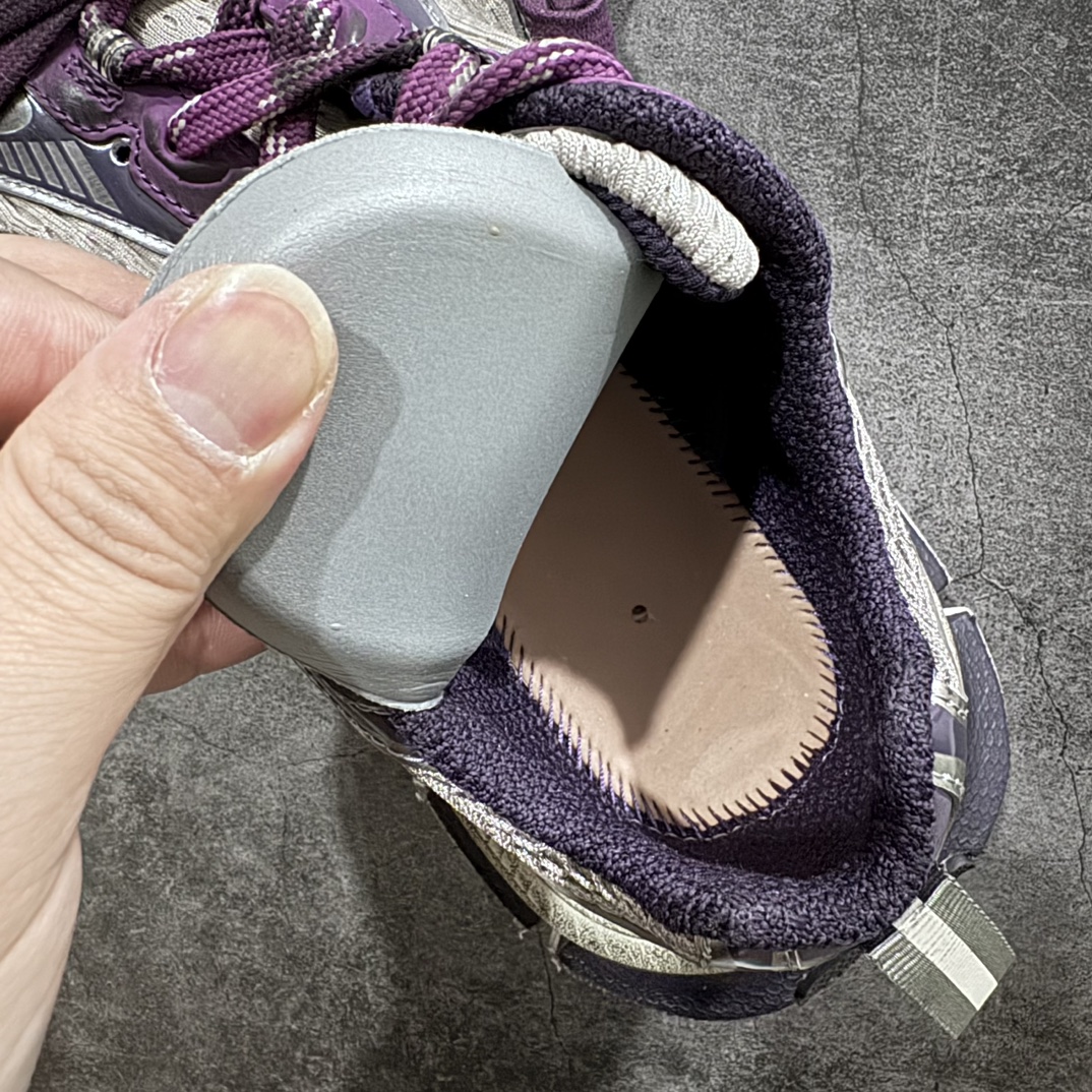 图片[9]-【X版纯原】BALENCIAGA 3XL Sneakers 巴黎世家十代网布系带低帮走秀复古老爹鞋 全新版本 全新顶端品质 全套原纸板楦头开发 最原汁原味的灵魂版型 全鞋荧光划线卡点 胶水把控整洁度追求极致完美 每一双都是工艺品 多重QC质检 超越公司货的品控标准 实实在在的免检产品 原盒原配 正确字体电绣 粗细、位置、大小正确 侧边TPU 透气孔匹配意产原版 正确分离大底 TPU软底 原版一致大底LOGO 立体感十足 原厂皮料水洗做旧 采购原厂网纱 不含皮革 网布材料和聚氨酯 磨损效果 鞋头边缘和后帮 Balenciaga 徽标 鞋面和后跟凸印尺码 鞋舌 3XL 橡胶品牌标识和反光细节 鞋帮拉袢和鞋舌拉祥 配反光细节 备用鞋带在鞋履前侧 可在穿着前取下 便于不同造型搭配 正常尺码 尺码：35 36 37 38 39 40 41 42 43 44 45 46-选品中心