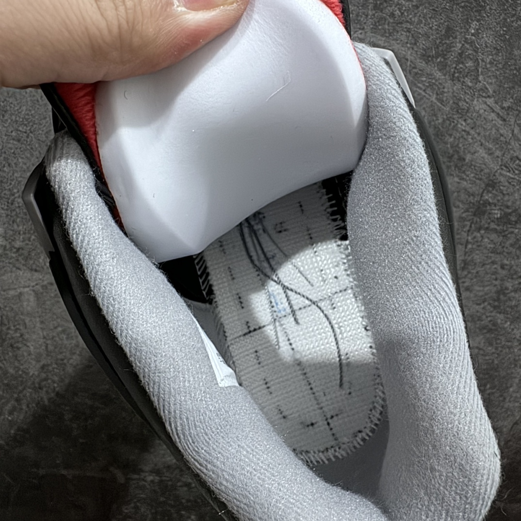 图片[9]-【老DT版本】Air Jordan AJ4 \”Bred Reimagined\” 黑红2024 FV5029-006 原鞋开发原楦原纸板同源开发 完美呈现乔4的版型 内侧正确双色网格 还原细节 原厂皮料 正确气垫颜色 正确网格工艺 正确拉帮工艺 全鞋原装材料制作 原档案原模具打造 支持全方位与正品对比 尺码：40 40.5 41 42 42.5 43 44 44.5 45 46 47.5 48.5-选品中心