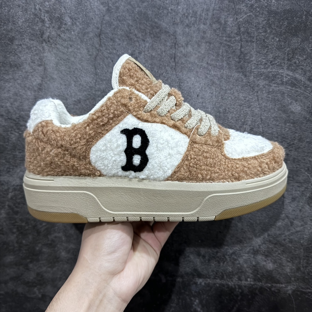 【纯原版】韩国洋基队NY大标潮流老爹鞋 MLB小白鞋市面上唯一顶级纯原版本 白棕羊羔毛 原材料打造 原楦原档案数据开发版型 完美鞋头弧度/后套收口效果🆚市面文案版本‼️ 原厂立体填充鞋舌海绵 中底注胶孔原数据开发模具大底 原厂转印标 保证不掉字 内增高6cm 原厂1:1模具开发 原厂进口纳米材质 原厂 全套手提袋 原盒雷射防伪标包装 天猫订单品质 官网尺码35 36 36.5 37.5 38 38.5 39 40 40.5 41 42 42.5 43 44 45-选品中心