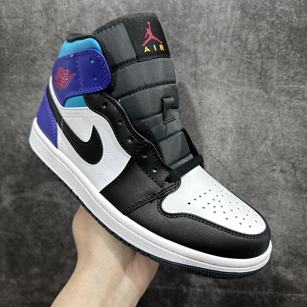 图片[3]-【DT版本】 Air Jordan AJ1 Mid中帮 黑白紫DQ8426-154口碑大厂出品 品控大底版型不断改良更新 全套原纸板楦头开发 确保原汁原味 完美呈现版型 完美零毛边处理 原厂内置全掌气垫 价格定位良心 平台专用代工流水线出品 一眼公司既视感 拿到手的一瞬间就与众不同 碾压市面所有版本 全部原鞋开发 每一个配色都会采购原鞋确认细节 打破市面看图做货无好货之说SIZE：40 40.5 41 42 42.5 43 44 44.5 45 46-莆田鞋批发中心