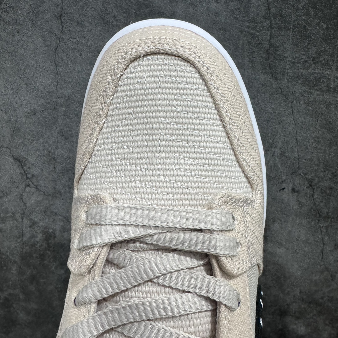 图片[5]-【纯原M版】Albino & Preto × NK Dunk SB Low \”Pearl White\” AP联名 撕撕乐 米黑白 FD2627-200独家原厂航空铝磨具打磨大底 鞋头坡度极致还原 原盒原配 圈内天花板工艺 原厂冲刀 超高清洁度 全鞋零毛边皮料切割 全套原楦原模倾力打造完美版型 采用原厂百宏鞋带以及原厂百宏织唛舌标 内标可供原厂几率过验 原厂中底布点胶  原厂中底布拉帮走线遵循公司SIZE：36 36.5 37.5 38 38.5 39 40 40.5 41 42 42.5 43 44 44.5 45 46 47.5-莆田鞋批发中心