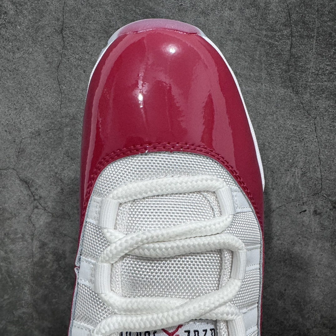 图片[5]-【Y3同源版】纯原福利供应 Air Jordan AJ11 Retro High 樱桃白红 CT8012-116 外贸特供批次 原楦原档案数据开模打造 原厂中底拉帮钢印 原厂漆皮 防冻不开裂 头层皮料 原装鞋撑 水晶大底正确色度色泽 原楦原数据刺绣 原厂车缝走线及对位 毫厘不差 飞人logo采用原数据电脑刺绣 原装正品碳纤维真实碳板 增强抗扭 原内标 原盒标 正确官方原盒 原厂防氧化水晶外底 原厂配套厂全掌solo气垫 独家尺码：40 40.5 41 42 42.5 43 44 44.5 45 45.5 46 47.5 48.5-选品中心