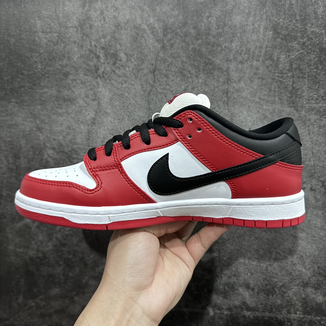 240 【小绿x版】NK SB Dunk Low 芝加哥黑白红 BQ6817-600