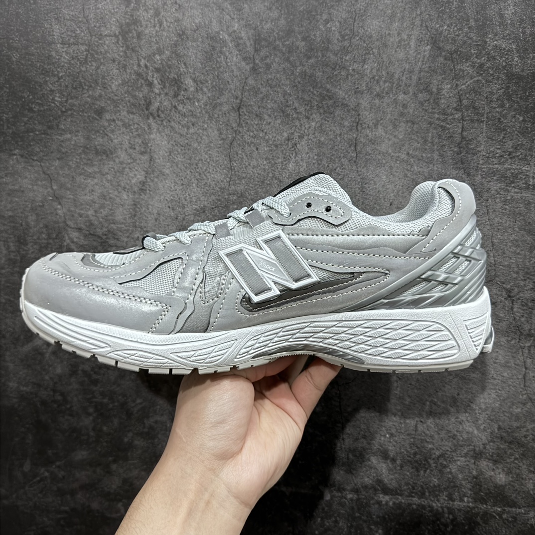 图片[2]-【K版】New Balance NB M1906 系列  M1906DH 灰银反光3M 新百伦复古休闲运动跑步鞋n鞋侧 N 字 Logo 装饰有 N-Lock 字样，编织材料直接穿出作为鞋带孔使用，增强侧向包裹。ERGY 缓震系统，Ortholite 鞋垫，还有鞋跟镂空的 TPU 框架，延续了 New Balance 一如既往的优秀脚感。鞋身各处的配色搭配形成更强的对比，上脚不错，十分百搭❗n Size：36 37 37.5 38 38.5 39.5 40 40.5 41.5 42 42.5 43 44 44.5 45-莆田鞋批发中心