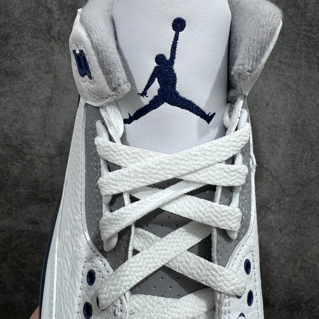 图片[6]-【纯原JS版本】Air Jordan AJ3 Midnight Navy复古灰蓝 CT8532-140 全套原纸板楦头开发 原厂大底磨具加持立体防滑纹理 原装可视Air Sole气垫 原汁原味最完美的三代版型 唯一正确鞋头趴度弧度高度鞋身腰线 原厂TPU彩虹扎染后跟饰片 正确内里反口里网布 皮料菱角分明不变形无多余毛边 广东原厂zp同批次手工大底描漆拉丝 市场唯一原厂鞋扣模具 原厂织唛标 原厂飞人电绣工艺 尾指中部跳三针 独家绑鞋带手法 印刷中底布 四线拉帮 米色美纹纸贴合固定 进口港宝加持 后跟自然饱满 全鞋荧光划线卡点 追求极致完美 每一双都是工艺品 多重QC质检 超越公司货的品控标准 实实在在的免检产品  尺码：40 40.5 41 42 42.5 43 44 44.5 45 46 47.5 48.5-莆田鞋批发中心