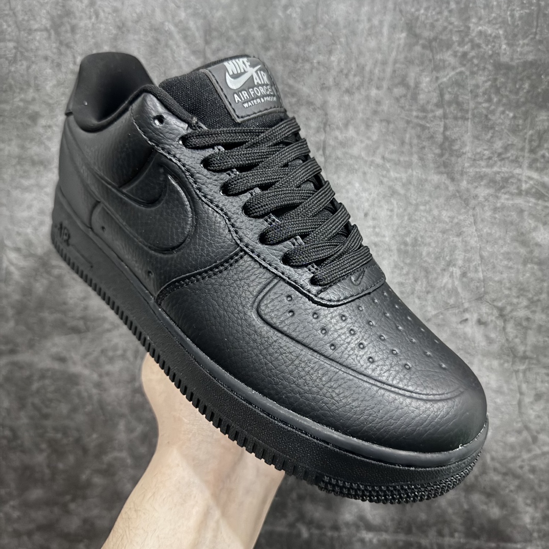 图片[3]-【公司级】 Air Force 1’07 Low\”black\”空军一号经典低帮百搭休闲运动板鞋“皮革全黑logo印迹”FB8875-001n男女鞋半码制n原楦原纸版数据开发版型n采用硬质牛剖皮革鞋面材质n内置全掌Air Sole气垫 尺码：36 36.5 37.5 38 38.5 39 40 40.5 41 42 42.5 43 44 44.5 45-莆田鞋批发中心