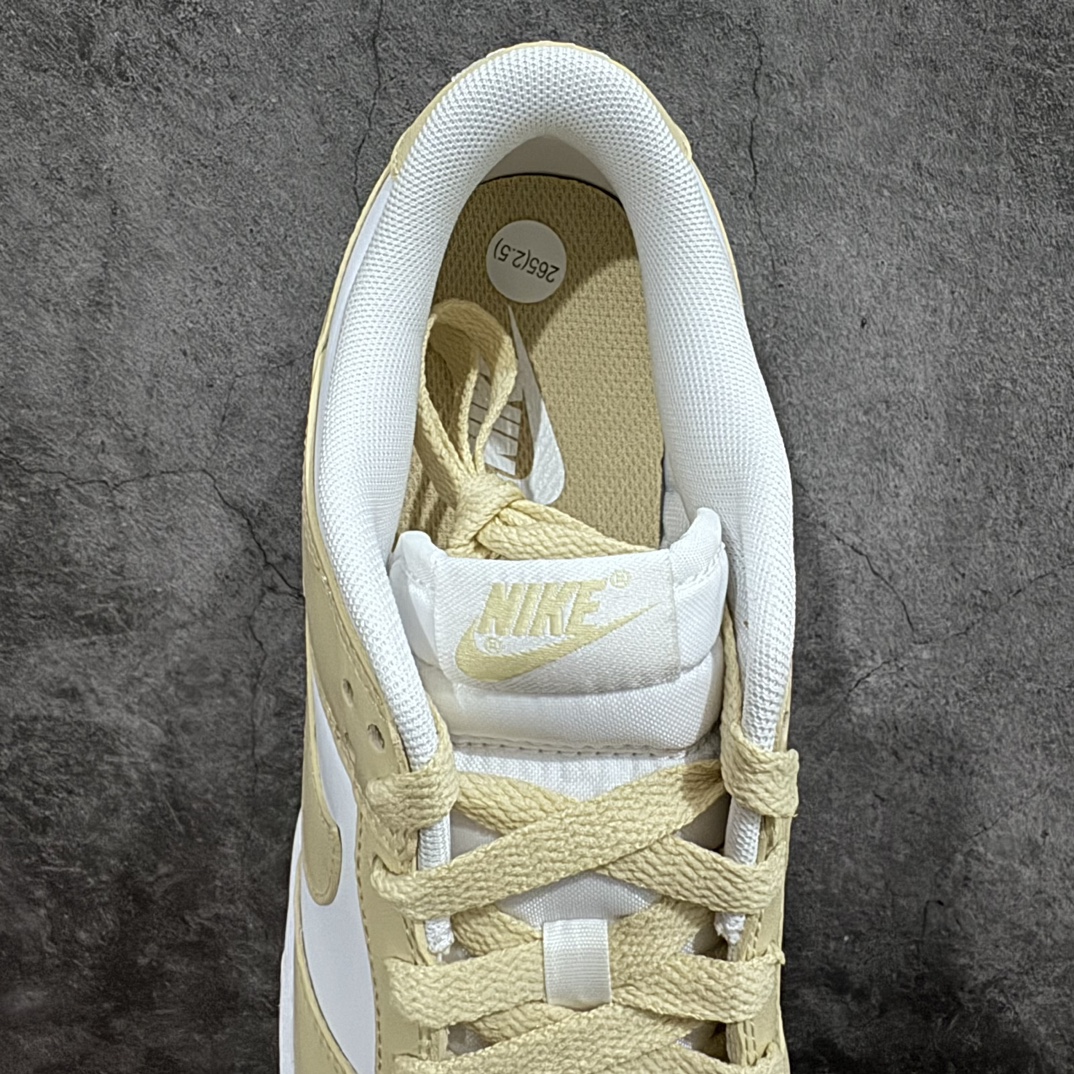 图片[8]-【纯原N版】Dunk Low“Team Gold”米白黄 DV0833-100nn独家原厂航空铝磨具打磨大底 鞋头坡度极致还原 原盒原配 圈内天花板工艺 原厂冲刀 超高清洁度 全鞋零毛边皮料切割 全套原楦原模倾力打造完美版型 采用原厂百宏鞋带以及原厂百宏织唛舌标 内标可供原厂几率过验 原厂中底布黄色点胶 原厂中底布拉帮走线遵循公司‼️ 尺码：36 36.5 37.5 38 38.5 39 40 40.5 41 42 42.5 43 44 44.5 45 46 47.5-莆田鞋批发中心