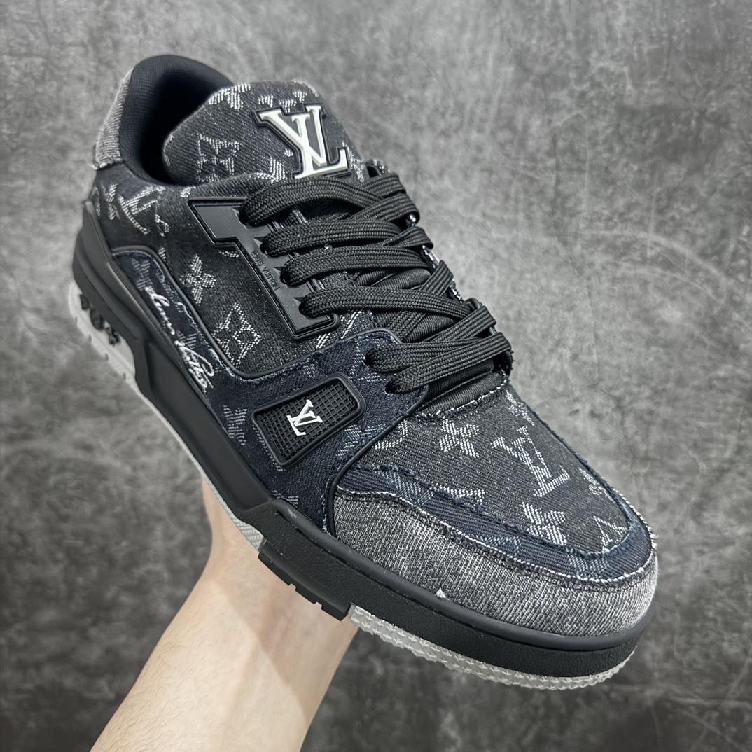 图片[3]-【广东纯原版本】LV路易威登Louis Vuitton Trainer Sneaker Low休闲运动文化百搭篮球板鞋广东原厂代购芯片版本原版一致礼品鞋盒及全套代购包装说明书防尘布袋物件正确原装进口鞋面材质n原装一致TPR光泽组合鞋底 耐弯滴塑支持片n全新原版一致鞋垫超软脚感材质 细节完美呈现完美楦型 正确卡色 细节与原版一致 请注意区分市面通货版本Size ：39 40 41 42 43 44 45-莆田鞋批发中心