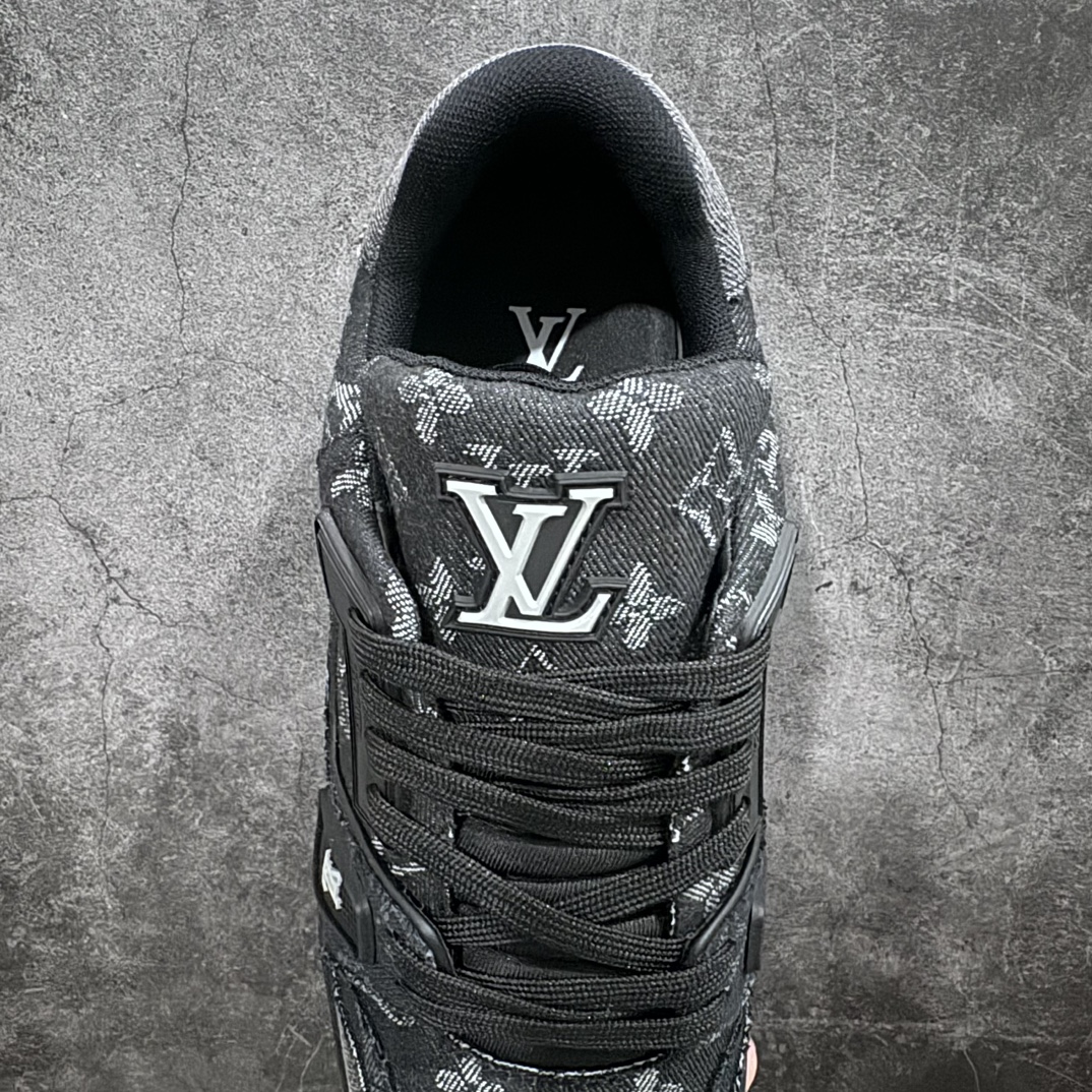 图片[8]-【广东纯原版本】LV路易威登Louis Vuitton Trainer Sneaker Low休闲运动文化百搭篮球板鞋广东原厂代购芯片版本原版一致礼品鞋盒及全套代购包装说明书防尘布袋物件正确原装进口鞋面材质n原装一致TPR光泽组合鞋底 耐弯滴塑支持片n全新原版一致鞋垫超软脚感材质 细节完美呈现完美楦型 正确卡色 细节与原版一致 请注意区分市面通货版本Size ：39 40 41 42 43 44 45-莆田鞋批发中心