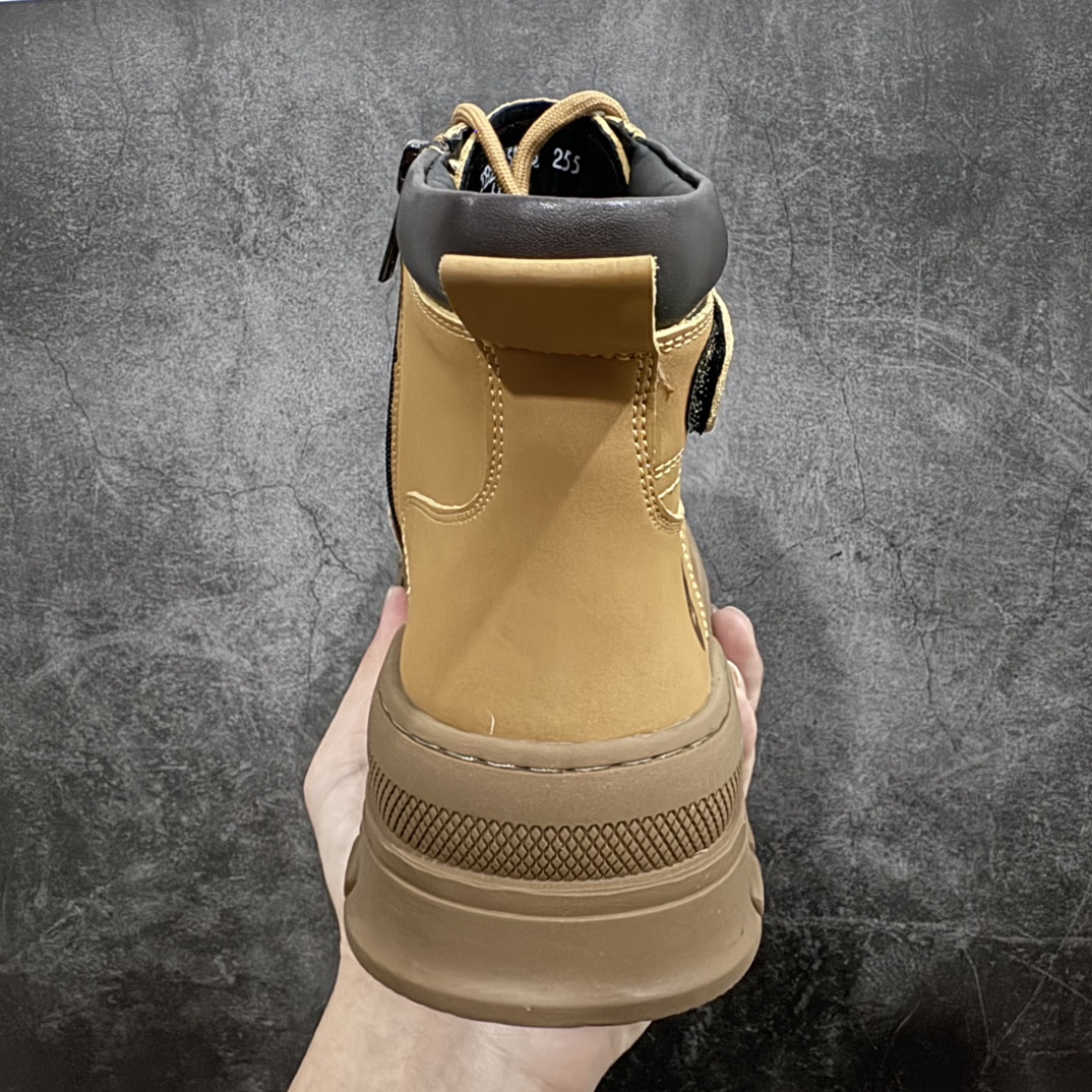 图片[4]-【广东纯原版本】Timberland添柏岚/天伯伦 户外休闲时尚马丁靴系列 广东大厂出品 全新工艺升级 23ss秋冬新款 原盒原包装 面料采用意大利🇮🇹进口手抓牛皮 搭配防臭防腐真皮乳胶鞋垫 给您完美的穿着体验 质量考究耐穿 型男必备 专治不帅 高品质脚感一流 全套官网统一包装 今年冬季防寒户外专用 日常随意搭配 货号： TB20359Y 尺码：39 40 41 42 43 44 (皮鞋码)-选品中心