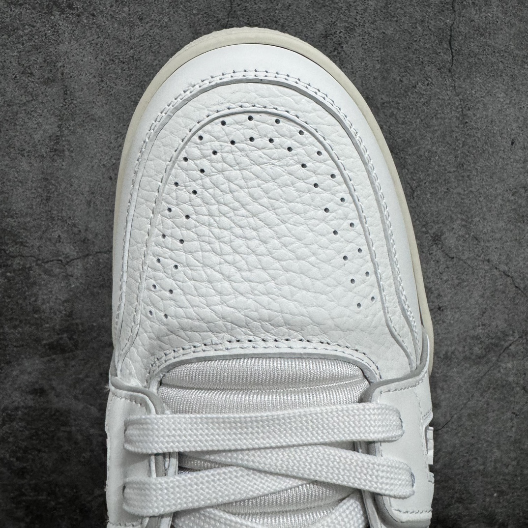 图片[5]-【良心价顶级版】 LV Trainer白水泥 价格很便宜 广东顶级版 市售数一数二的好货 放眼安福市场同价格绝对找不到比他更好的货⚠️ 下面纯手机实拍 所见即所得 正确牛仔布料无色差 图案对版对位 白色软质荔枝皮 老花压印到位 细节 版型全都没毛病 正确鞋垫 高价零售 杀猪这个版本绝对没毛病 品质无需过多文案赘述！ 尺码：36-45-选品中心