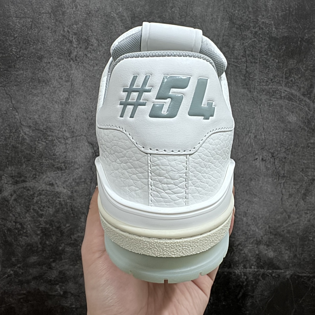 图片[4]-【良心价顶级版】 LV Trainer白水泥 价格很便宜 广东顶级版 市售数一数二的好货 放眼安福市场同价格绝对找不到比他更好的货⚠️ 下面纯手机实拍 所见即所得 正确牛仔布料无色差 图案对版对位 白色软质荔枝皮 老花压印到位 细节 版型全都没毛病 正确鞋垫 高价零售 杀猪这个版本绝对没毛病 品质无需过多文案赘述！ 尺码：36-45-选品中心