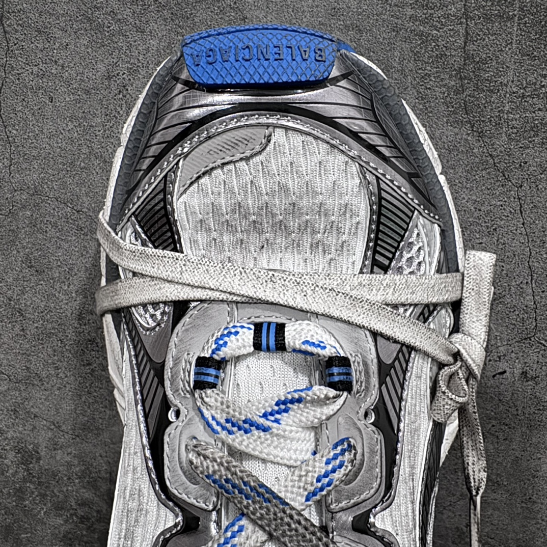 图片[5]-【X版纯原】BALENCIAGA 3XL Sneakers 巴黎世家十代网布系带低帮走秀复古老爹鞋 全新版本 全新顶端品质 全套原纸板楦头开发 最原汁原味的灵魂版型 全鞋荧光划线卡点 胶水把控整洁度追求极致完美 每一双都是工艺品 多重QC质检 超越公司货的品控标准 实实在在的免检产品 原盒原配 正确字体电绣 粗细、位置、大小正确 侧边TPU 透气孔匹配意产原版 正确分离大底 TPU软底 原版一致大底LOGO 立体感十足 原厂皮料水洗做旧 采购原厂网纱 不含皮革 网布材料和聚氨酯 磨损效果 鞋头边缘和后帮 Balenciaga 徽标 鞋面和后跟凸印尺码 鞋舌 3XL 橡胶品牌标识和反光细节 鞋帮拉袢和鞋舌拉祥 配反光细节 备用鞋带在鞋履前侧 可在穿着前取下 便于不同造型搭配 正常尺码 尺码：35 36 37 38 39 40 41 42 43 44 45 46-选品中心
