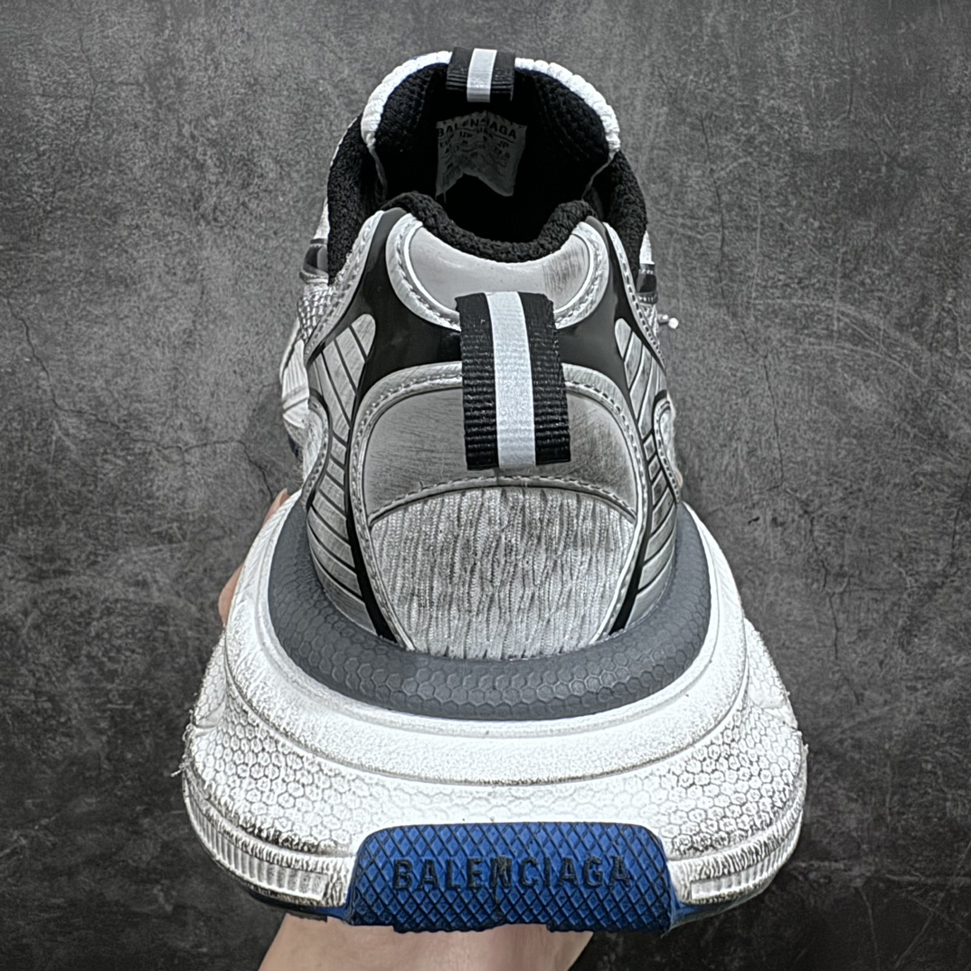 图片[4]-【X版纯原】BALENCIAGA 3XL Sneakers 巴黎世家十代网布系带低帮走秀复古老爹鞋 全新版本 全新顶端品质 全套原纸板楦头开发 最原汁原味的灵魂版型 全鞋荧光划线卡点 胶水把控整洁度追求极致完美 每一双都是工艺品 多重QC质检 超越公司货的品控标准 实实在在的免检产品 原盒原配 正确字体电绣 粗细、位置、大小正确 侧边TPU 透气孔匹配意产原版 正确分离大底 TPU软底 原版一致大底LOGO 立体感十足 原厂皮料水洗做旧 采购原厂网纱 不含皮革 网布材料和聚氨酯 磨损效果 鞋头边缘和后帮 Balenciaga 徽标 鞋面和后跟凸印尺码 鞋舌 3XL 橡胶品牌标识和反光细节 鞋帮拉袢和鞋舌拉祥 配反光细节 备用鞋带在鞋履前侧 可在穿着前取下 便于不同造型搭配 正常尺码 尺码：35 36 37 38 39 40 41 42 43 44 45 46-选品中心
