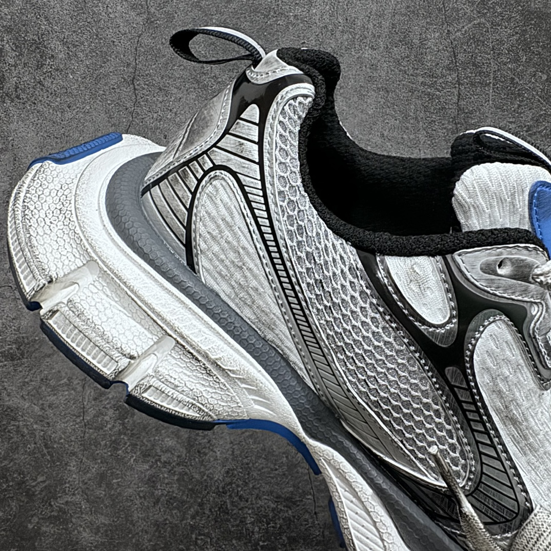 图片[7]-【X版纯原】BALENCIAGA 3XL Sneakers 巴黎世家十代网布系带低帮走秀复古老爹鞋 全新版本 全新顶端品质 全套原纸板楦头开发 最原汁原味的灵魂版型 全鞋荧光划线卡点 胶水把控整洁度追求极致完美 每一双都是工艺品 多重QC质检 超越公司货的品控标准 实实在在的免检产品 原盒原配 正确字体电绣 粗细、位置、大小正确 侧边TPU 透气孔匹配意产原版 正确分离大底 TPU软底 原版一致大底LOGO 立体感十足 原厂皮料水洗做旧 采购原厂网纱 不含皮革 网布材料和聚氨酯 磨损效果 鞋头边缘和后帮 Balenciaga 徽标 鞋面和后跟凸印尺码 鞋舌 3XL 橡胶品牌标识和反光细节 鞋帮拉袢和鞋舌拉祥 配反光细节 备用鞋带在鞋履前侧 可在穿着前取下 便于不同造型搭配 正常尺码 尺码：35 36 37 38 39 40 41 42 43 44 45 46-选品中心