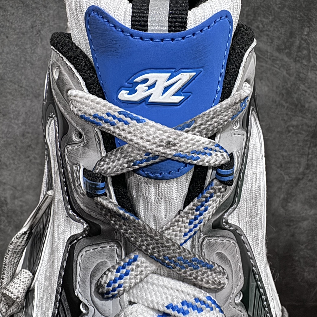 图片[6]-【X版纯原】BALENCIAGA 3XL Sneakers 巴黎世家十代网布系带低帮走秀复古老爹鞋 全新版本 全新顶端品质 全套原纸板楦头开发 最原汁原味的灵魂版型 全鞋荧光划线卡点 胶水把控整洁度追求极致完美 每一双都是工艺品 多重QC质检 超越公司货的品控标准 实实在在的免检产品 原盒原配 正确字体电绣 粗细、位置、大小正确 侧边TPU 透气孔匹配意产原版 正确分离大底 TPU软底 原版一致大底LOGO 立体感十足 原厂皮料水洗做旧 采购原厂网纱 不含皮革 网布材料和聚氨酯 磨损效果 鞋头边缘和后帮 Balenciaga 徽标 鞋面和后跟凸印尺码 鞋舌 3XL 橡胶品牌标识和反光细节 鞋帮拉袢和鞋舌拉祥 配反光细节 备用鞋带在鞋履前侧 可在穿着前取下 便于不同造型搭配 正常尺码 尺码：35 36 37 38 39 40 41 42 43 44 45 46-选品中心