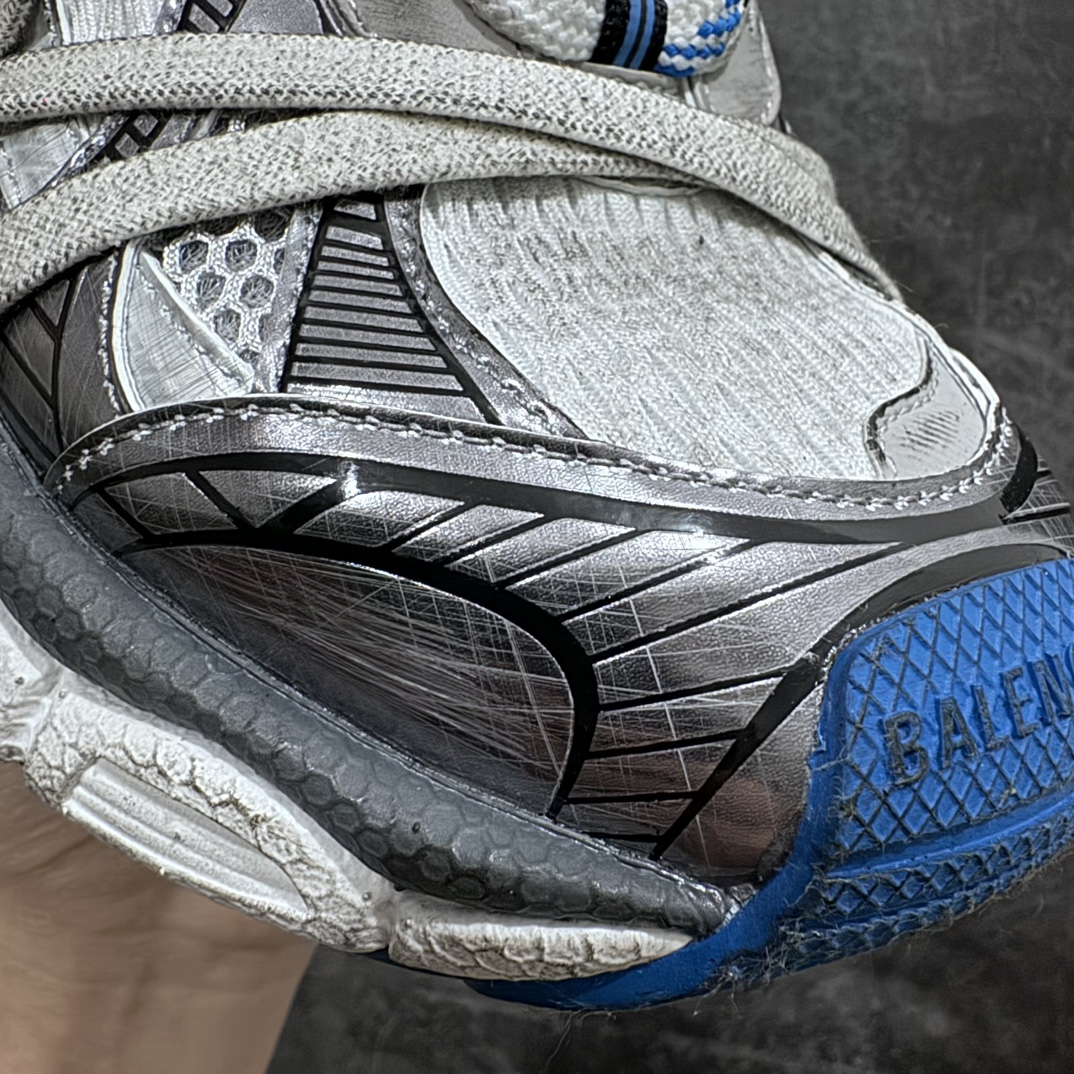 图片[3]-【X版纯原】BALENCIAGA 3XL Sneakers 巴黎世家十代网布系带低帮走秀复古老爹鞋 全新版本 全新顶端品质 全套原纸板楦头开发 最原汁原味的灵魂版型 全鞋荧光划线卡点 胶水把控整洁度追求极致完美 每一双都是工艺品 多重QC质检 超越公司货的品控标准 实实在在的免检产品 原盒原配 正确字体电绣 粗细、位置、大小正确 侧边TPU 透气孔匹配意产原版 正确分离大底 TPU软底 原版一致大底LOGO 立体感十足 原厂皮料水洗做旧 采购原厂网纱 不含皮革 网布材料和聚氨酯 磨损效果 鞋头边缘和后帮 Balenciaga 徽标 鞋面和后跟凸印尺码 鞋舌 3XL 橡胶品牌标识和反光细节 鞋帮拉袢和鞋舌拉祥 配反光细节 备用鞋带在鞋履前侧 可在穿着前取下 便于不同造型搭配 正常尺码 尺码：35 36 37 38 39 40 41 42 43 44 45 46-选品中心