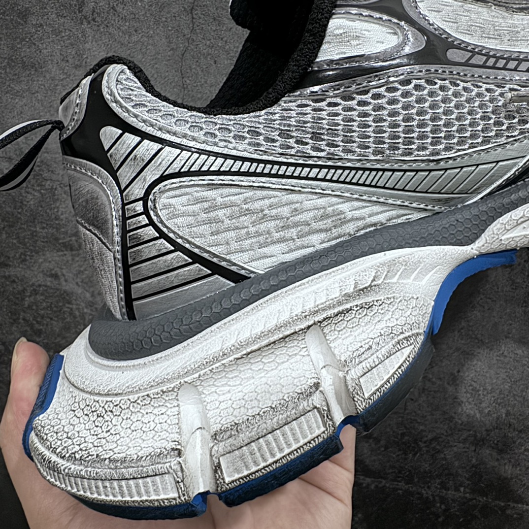 图片[2]-【X版纯原】BALENCIAGA 3XL Sneakers 巴黎世家十代网布系带低帮走秀复古老爹鞋 全新版本 全新顶端品质 全套原纸板楦头开发 最原汁原味的灵魂版型 全鞋荧光划线卡点 胶水把控整洁度追求极致完美 每一双都是工艺品 多重QC质检 超越公司货的品控标准 实实在在的免检产品 原盒原配 正确字体电绣 粗细、位置、大小正确 侧边TPU 透气孔匹配意产原版 正确分离大底 TPU软底 原版一致大底LOGO 立体感十足 原厂皮料水洗做旧 采购原厂网纱 不含皮革 网布材料和聚氨酯 磨损效果 鞋头边缘和后帮 Balenciaga 徽标 鞋面和后跟凸印尺码 鞋舌 3XL 橡胶品牌标识和反光细节 鞋帮拉袢和鞋舌拉祥 配反光细节 备用鞋带在鞋履前侧 可在穿着前取下 便于不同造型搭配 正常尺码 尺码：35 36 37 38 39 40 41 42 43 44 45 46-选品中心