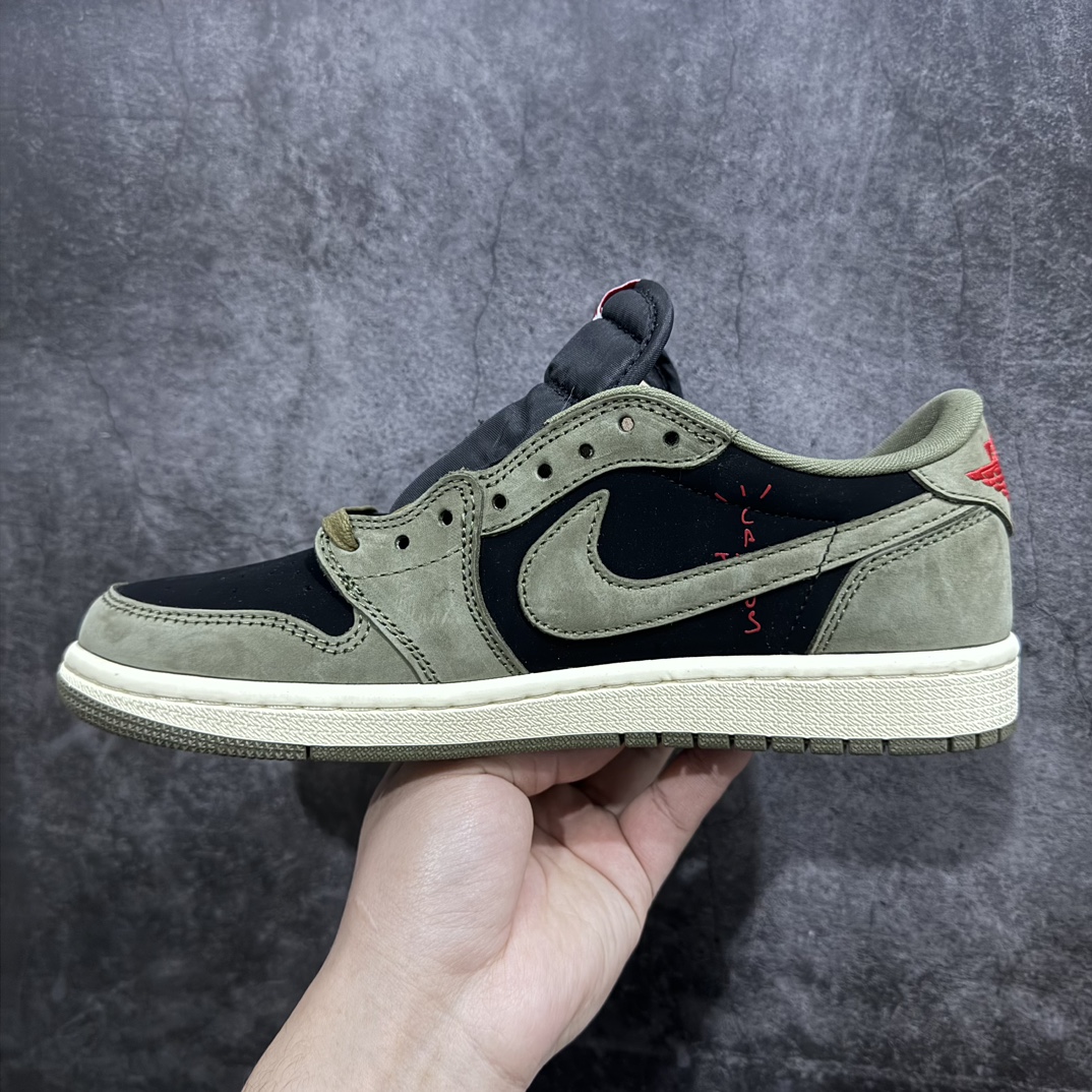 图片[2]-【KZ神版莞产】Travis Scott x Air Jordan AJ1 Low OG SP TS联名军绿倒钩7.0低帮 DM7866-002全系列配色 外贸特供批次 新配色不断更新开发 市场中端王者 全套原纸板楦头开发 确保原汁原味 完美呈现一代版型 一比一鞋头弧度高度鞋身弧度 此版本只针对中端市场 细节品控鞋型随意秒杀市面同价位 鞋型完美 不臃肿别扭 头层皮料加持 用料绝不含糊 进口玻璃冲刀皮料裁剪零毛边 电脑针车工艺 超高鞋面清洁度 最高QC检验标准 控制溢胶瑕疵 原盒原配 飞翼3D高频深度立体 工艺方面大到整体鞋型 漏斗收腰 底线拉帮 LOGO立体程度 小到针眼排布 载片对称 冲孔效果 鞋标规范 鞋垫背胶等等 无一不是口碑收割 每双都是一个回头客SIZE：36 36.5 37.5 38 38.5 39 40 40.5 41 42 42.5 43 44 44.5 45 46 47.5-莆田鞋批发中心