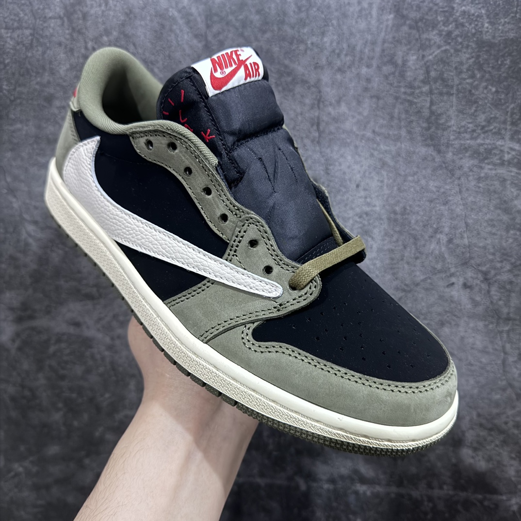 图片[3]-【KZ神版莞产】Travis Scott x Air Jordan AJ1 Low OG SP TS联名军绿倒钩7.0低帮 DM7866-002全系列配色 外贸特供批次 新配色不断更新开发 市场中端王者 全套原纸板楦头开发 确保原汁原味 完美呈现一代版型 一比一鞋头弧度高度鞋身弧度 此版本只针对中端市场 细节品控鞋型随意秒杀市面同价位 鞋型完美 不臃肿别扭 头层皮料加持 用料绝不含糊 进口玻璃冲刀皮料裁剪零毛边 电脑针车工艺 超高鞋面清洁度 最高QC检验标准 控制溢胶瑕疵 原盒原配 飞翼3D高频深度立体 工艺方面大到整体鞋型 漏斗收腰 底线拉帮 LOGO立体程度 小到针眼排布 载片对称 冲孔效果 鞋标规范 鞋垫背胶等等 无一不是口碑收割 每双都是一个回头客SIZE：36 36.5 37.5 38 38.5 39 40 40.5 41 42 42.5 43 44 44.5 45 46 47.5-莆田鞋批发中心